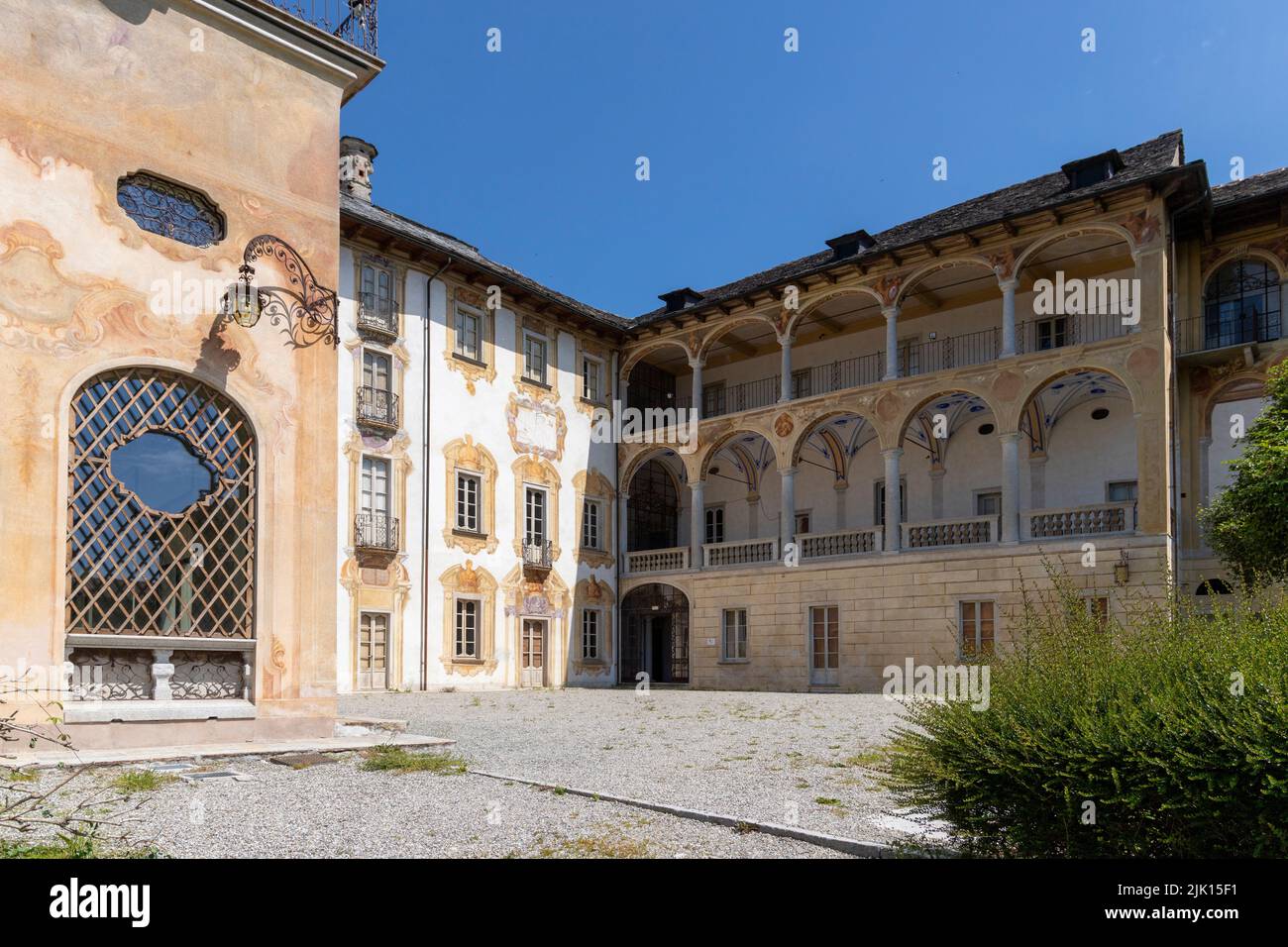 Villa Nigra, historisches Gebäude im Zentrum der Stadt Miasino, Orta See, Novara District, Piemont, italienische Seen, Italien, Europa Stockfoto
