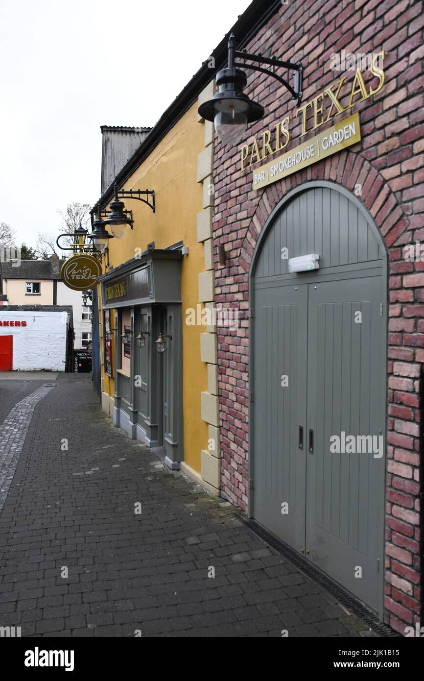 Paris Texas Bar und Restaurant Hinterhof, St. Mary's Lane, Kilkenny, Irland Stockfoto