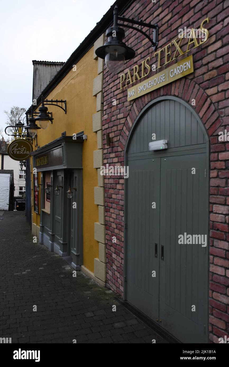 Paris Texas Bar und Restaurant Hinterhof, St. Mary's Lane, Kilkenny, Irland Stockfoto