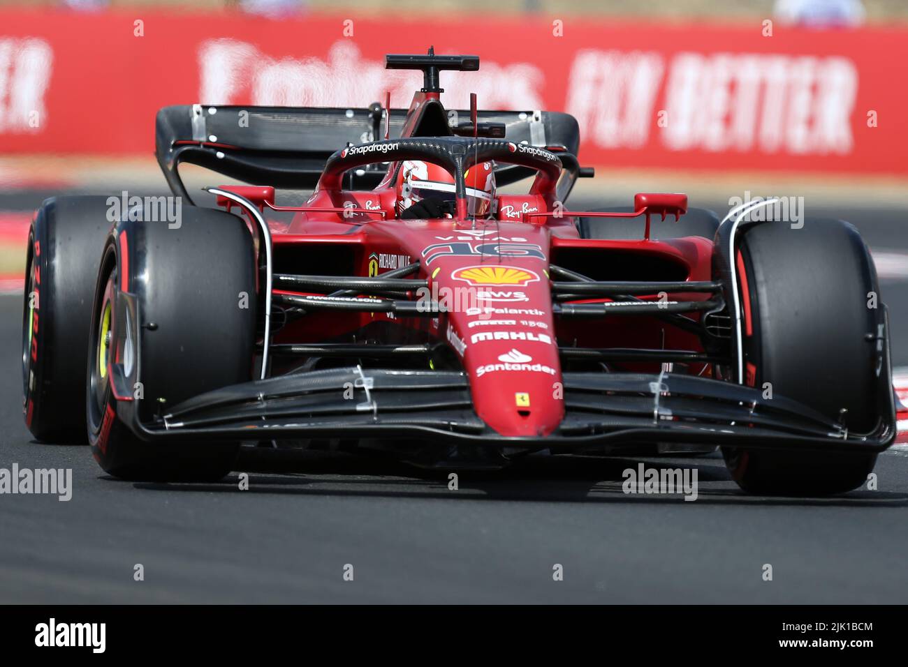 Charles Leclerc von Scuderia Ferrari auf der Strecke beim freien Training 1 vor dem Grand Prix von Ungarn F1. Stockfoto