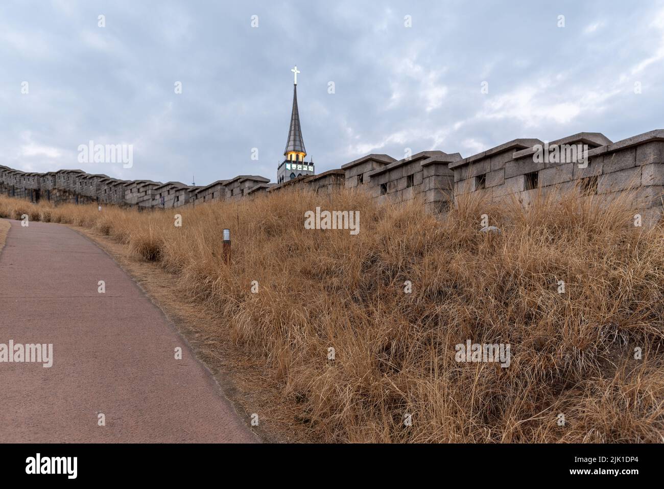 Seoul City Wall Festung Schutz der Hauptstadt von Südkorea am 14. Februar 2022 Stockfoto