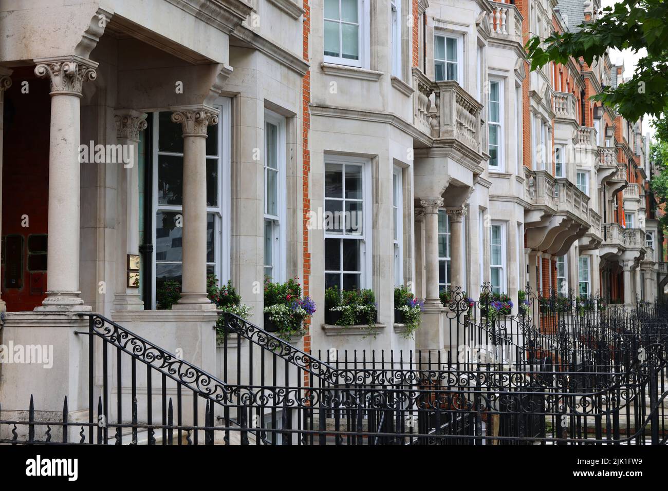 Blick auf die typischen Londoner Gebäude Stockfoto