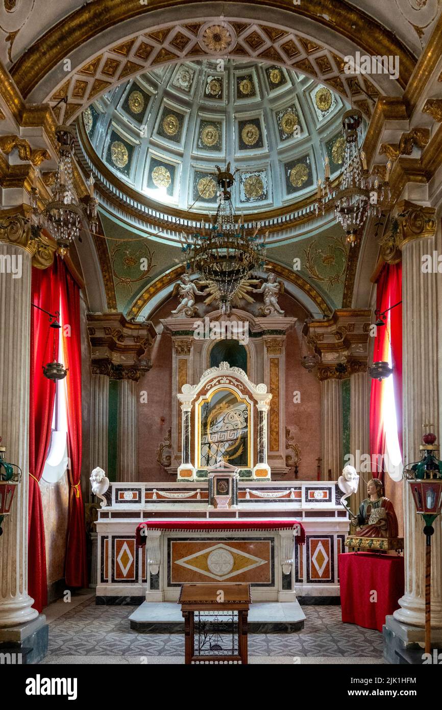 Der Innenraum des Komplexes von San Pietro Apostolo, Loreto Aprutino, Italien Stockfoto