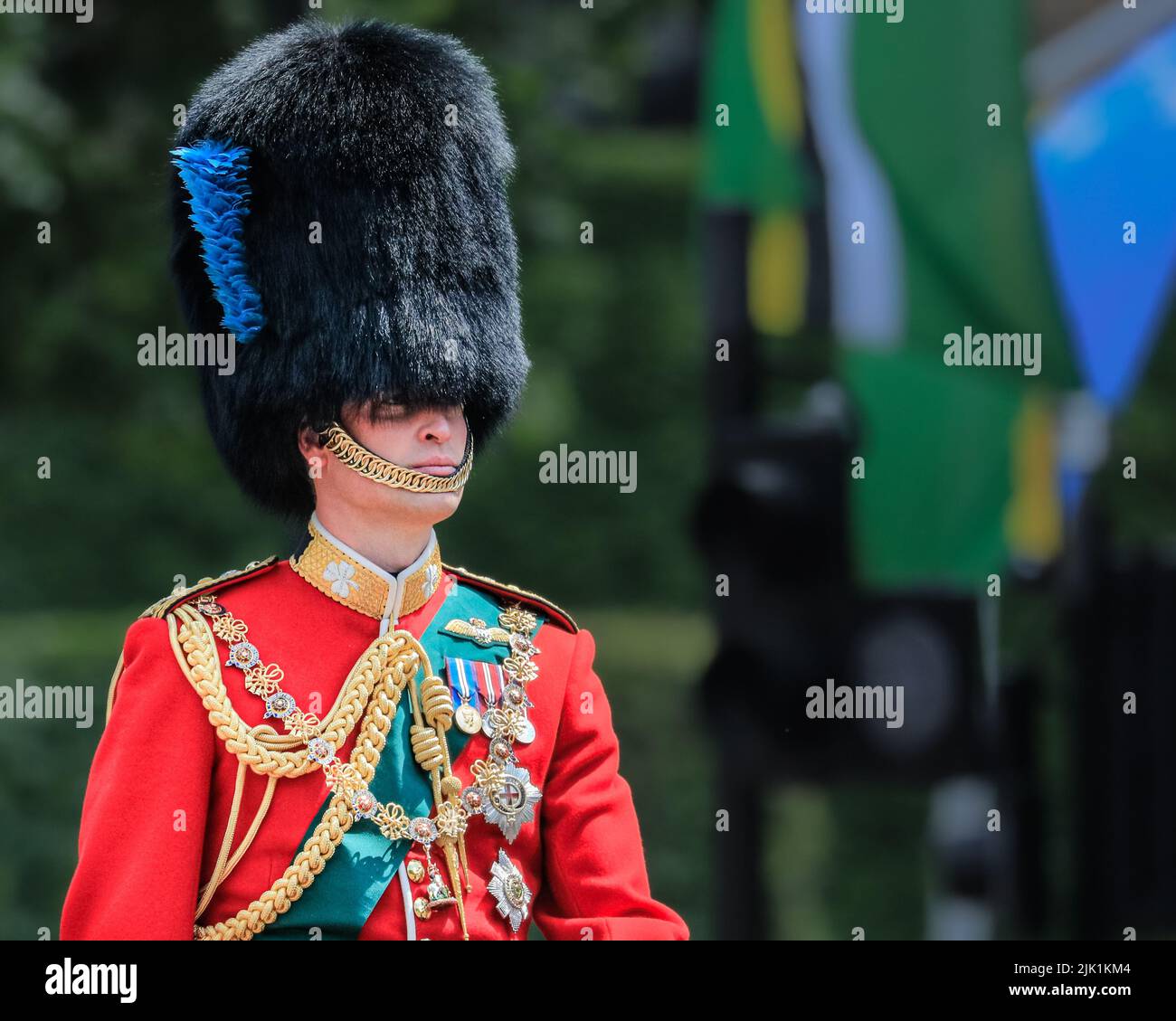 William, Herzog von Cambridge, zu Pferd in Militäruniform, Platinum Jubilee Trooping the Color Parade, London Stockfoto