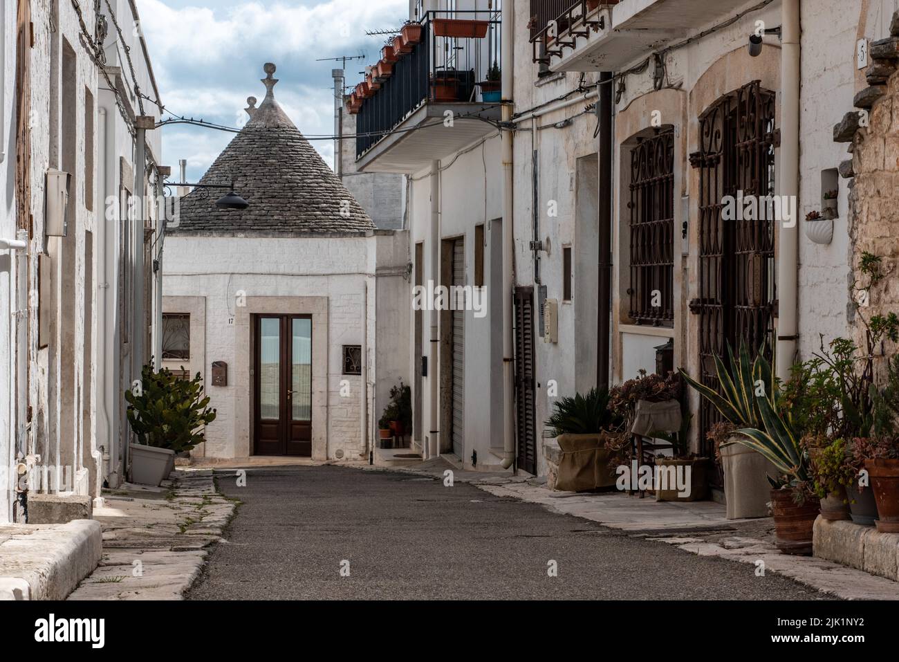 Traditionelle Trullo-Wohnhäuser in Alberobello, Süditalien Stockfoto