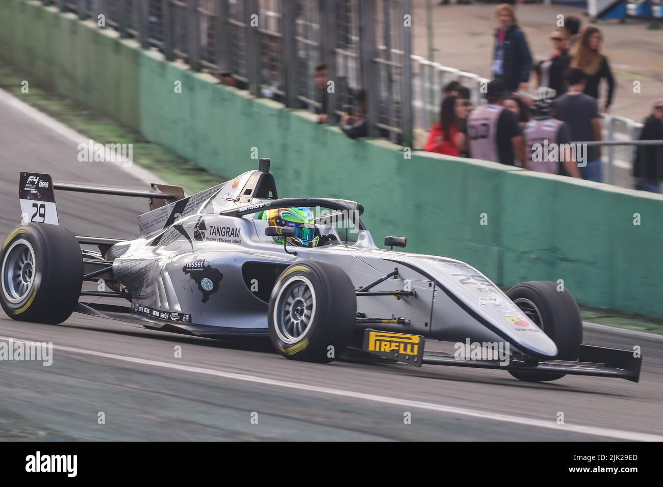 Sao Paulo, Brasilien. 29.. Juli 2022. São PAULO, SP - 29.07.2022: F'RMULA 4 BRASIL EM INTERLAGOS - João Tesser während des Qualifyings der Formel 4 Brasilien in Interlagos, São Paulo, am Nachmittag dieses Freitags (29). (Foto: Yuri Murakami/Fotoarena) Quelle: Foto Arena LTDA/Alamy Live News Stockfoto
