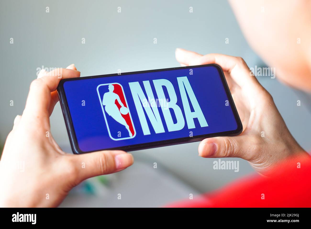 Brasilien. 29.. Juli 2022. In dieser Abbildung wird das Logo der National Basketball Association (NBA) auf einem Smartphone-Bildschirm angezeigt. (Foto von Rafael Henrique/SOPA Images/Sipa USA) Quelle: SIPA USA/Alamy Live News Stockfoto