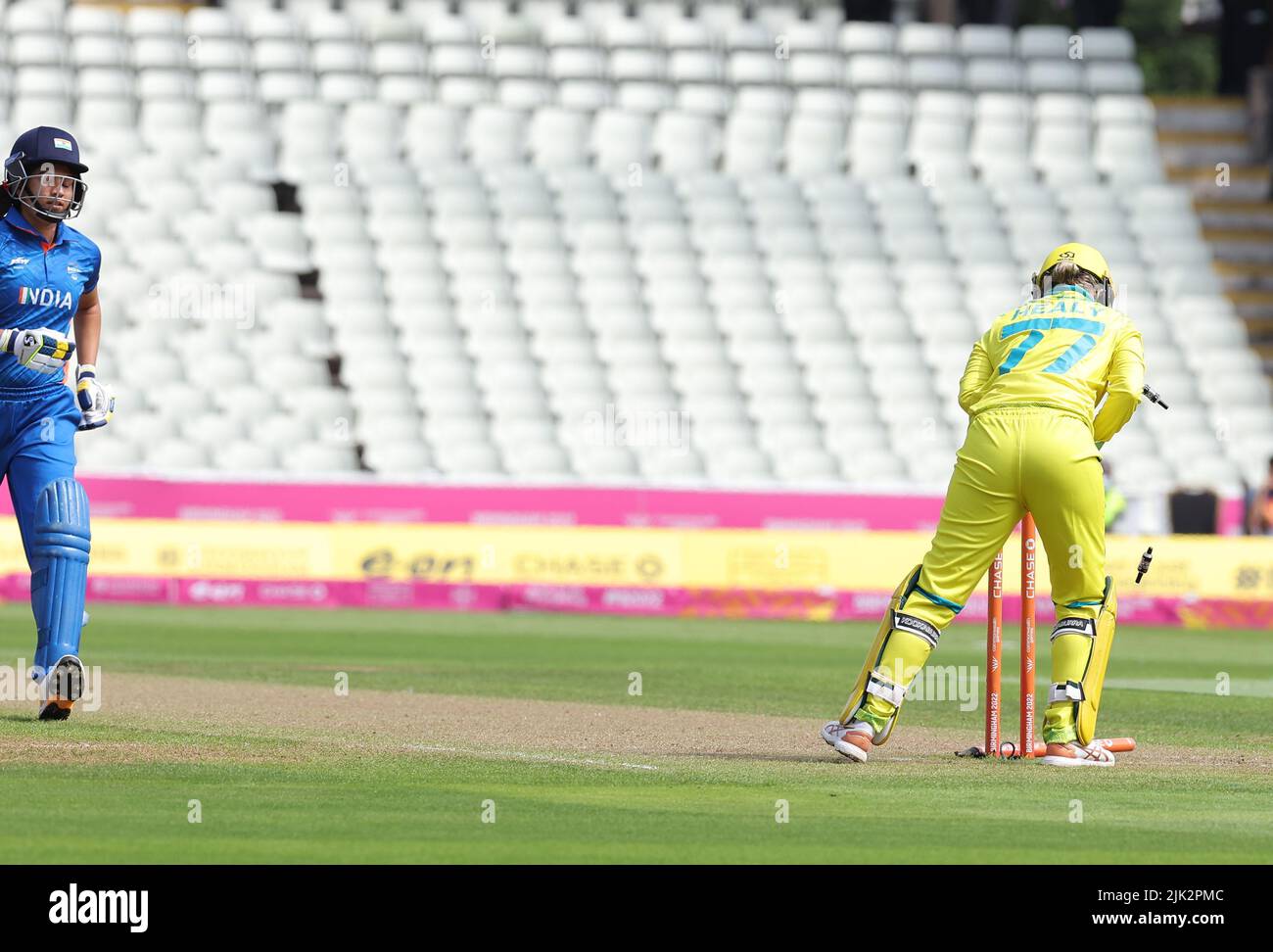 Edgbaston, Birmingham, Großbritannien. 29.. Juli 2022. Women's Cricket Match T20 zwischen Indien und Australien; Australien gewann mit 3 Wickets trotz der hervorragenden Leistung indischer Frauen. Yastika Bhatia wird ausgelaufen. Seshadri SUKUMAR (Bild: © Seshadri Sukumar/ZUMA Press Wire) Stockfoto