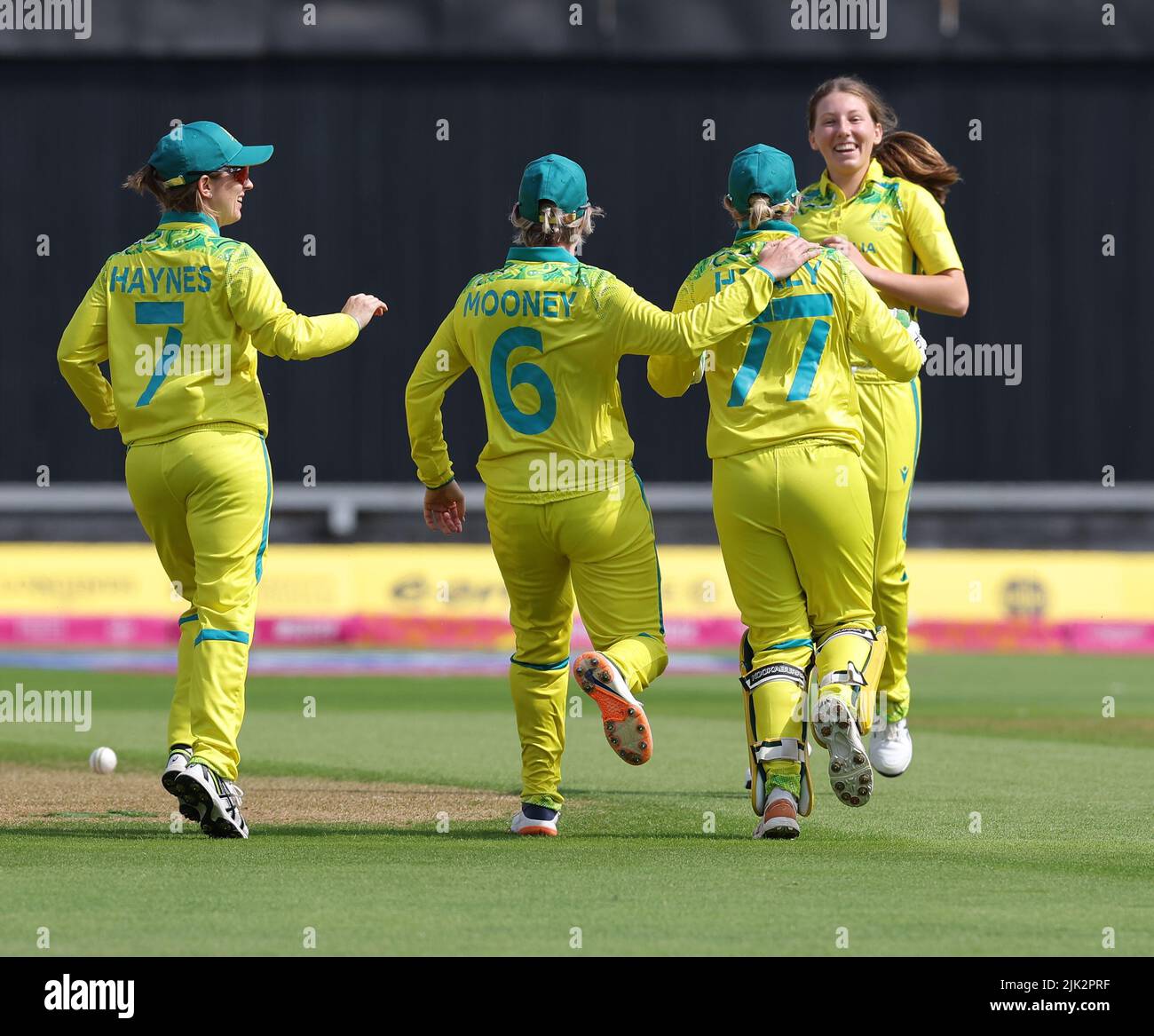 Egsbaston, Birmingham, Großbritannien: 29.. Juli 2022: Women’s T20 Cricket Match zwischen Indien und Australien; Australien gewann mit 3 Wickets trotz der hervorragenden Leistung indischer Frauen. Kredit: Seshadri SUKUMAR/Alamy Live Nachrichten Stockfoto