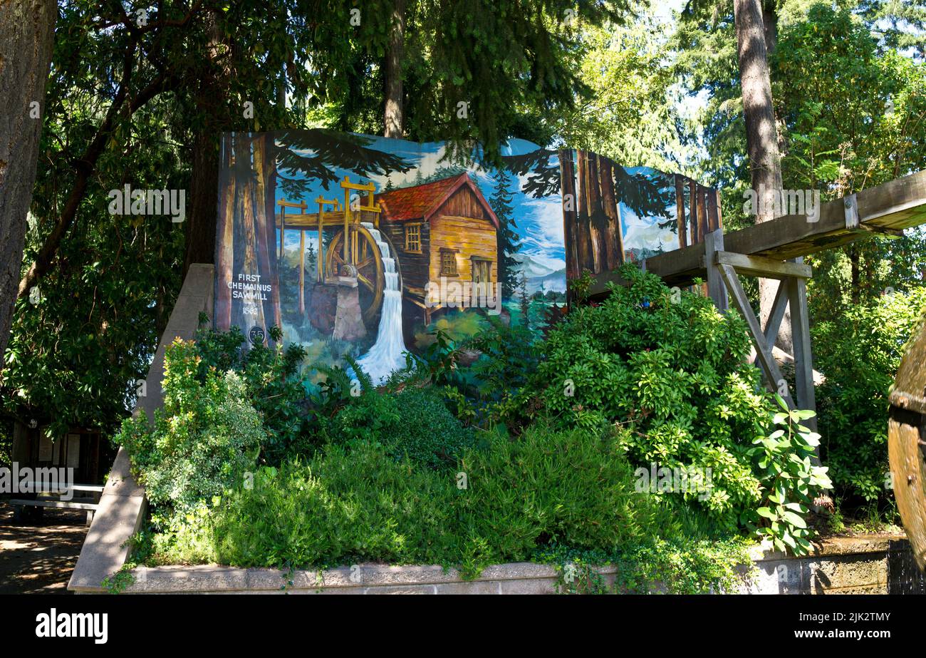 Wandgemälde in einem Park in Chemainus, BC, mit dem Titel „First Chemainus Sawmill 1862“ von Sylvia Verity Dewar. Stockfoto
