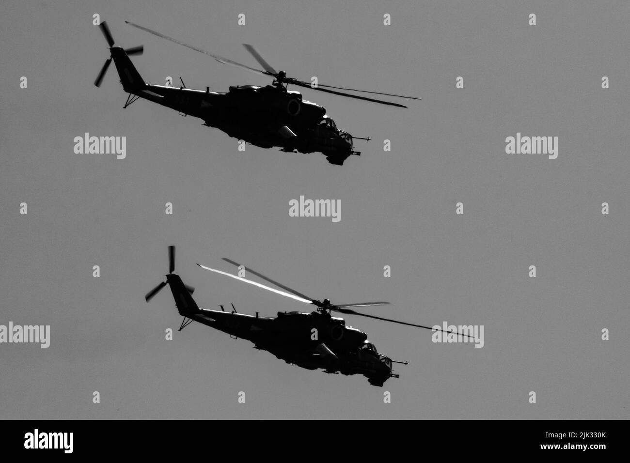 2 die ungarische Luftwaffe Mi-24P Hinds verlässt RIAT 2022. Stockfoto