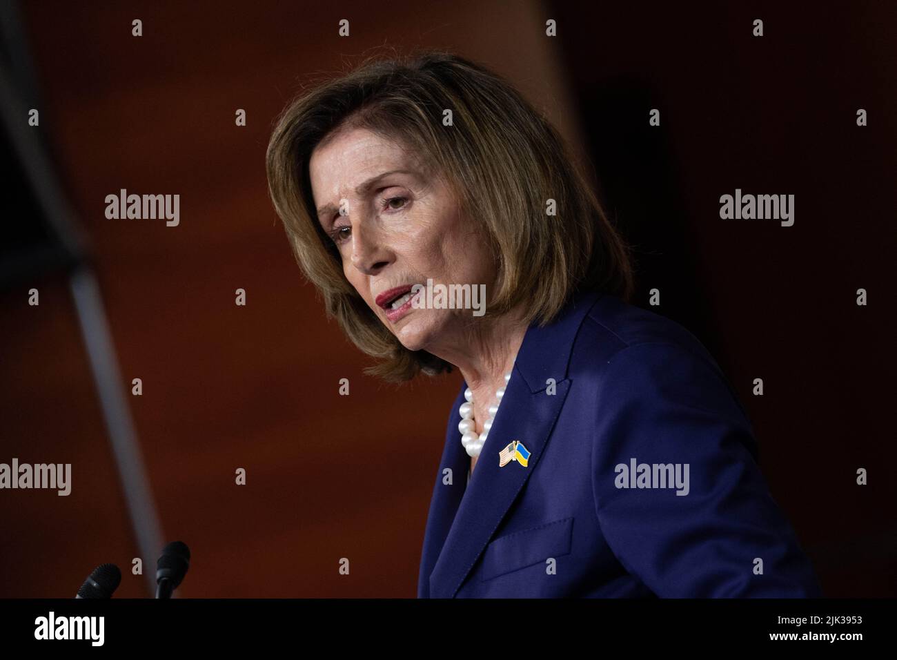 Washington DC, USA. 30.. Juli 2022. Die Sprecherin des Repräsentantenhauses der Vereinigten Staaten, Nancy Pelosi (Demokratin von Kalifornien), hält am Freitag, den 7. Juli, eine Pressekonferenz auf dem Capitol Hill in Washington, DC, USA, ab. 29. Juli 2022. Foto von Chris Kleponis / CNP/ABACAPRESS.COM Quelle: Abaca Press/Alamy Live News Stockfoto