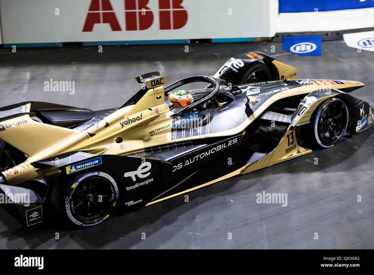 London, Großbritannien. 30.. Juli 2022. 30.. Juli 2022; Excel E-Prix Circuit, Docklands, London, England; ABB Formel E Weltmeisterschaft, Rennen 1: Nummer 13 DS Techeetah Auto von Antonio Felix da Costa während der Londoner Formel E freies Training 2 Credit: Action Plus Sports Images/Alamy Live News Stockfoto