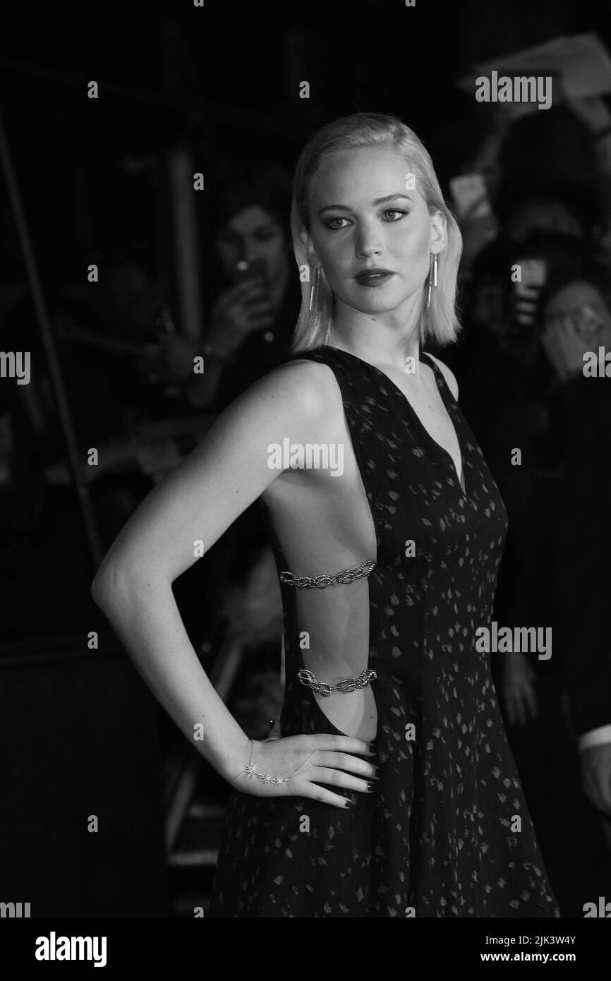London, UK, 5. November 2015: Jennifer Lawrence besucht The Hunger Games: Mockingjay - Teil2 - UK-Film-Premiere in London Stockfoto