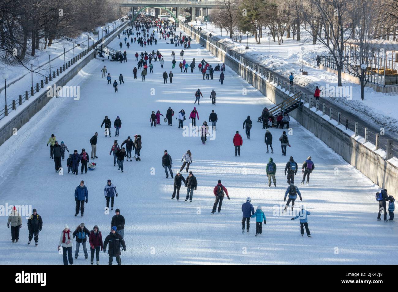 Schlittschuhlaufen auf den Rideau Canal, Ottawa, Kanada Stockfoto
