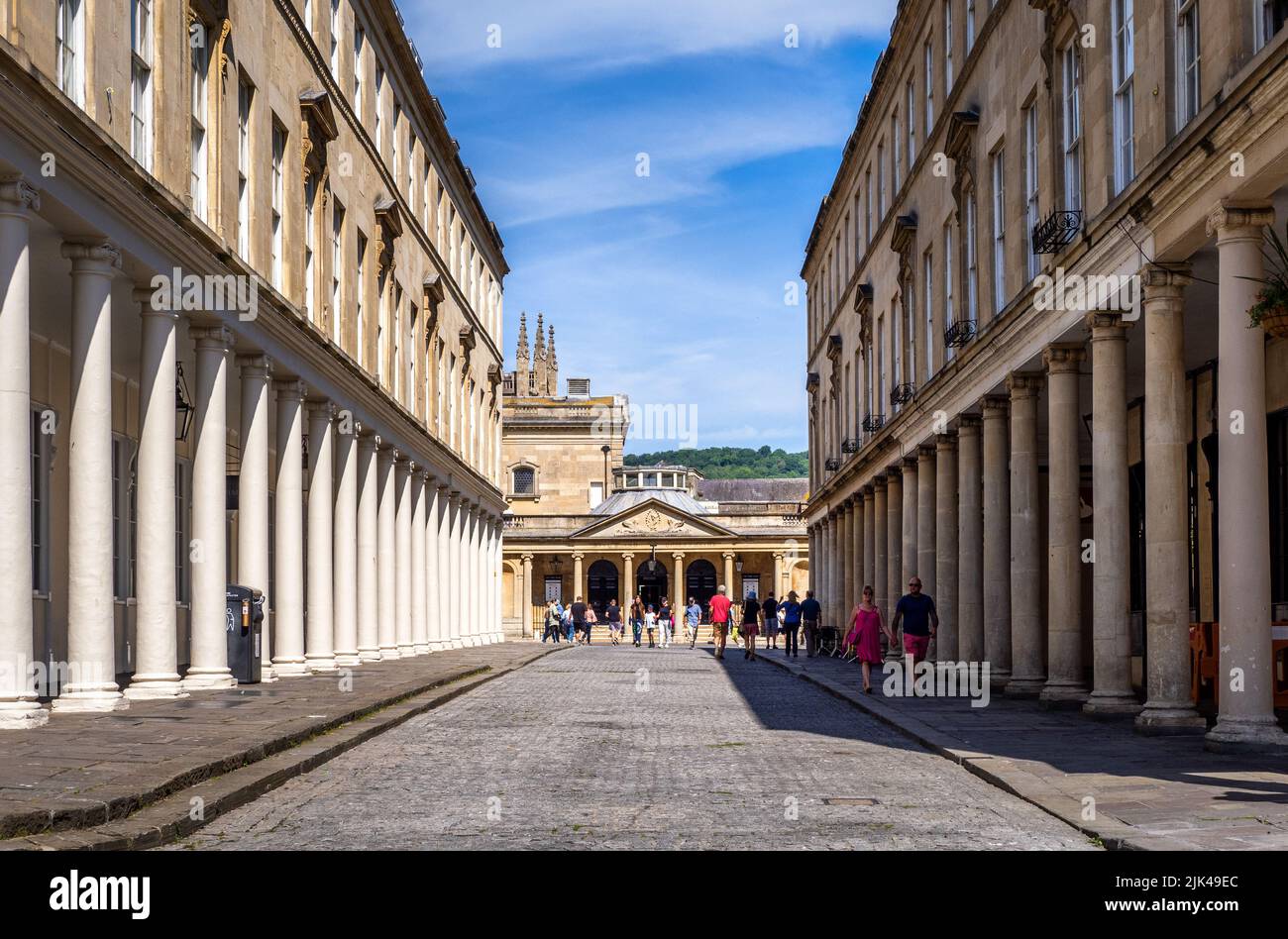Säulengebäude in der Bath Street in der Stadt Bath Somerset, Großbritannien Stockfoto