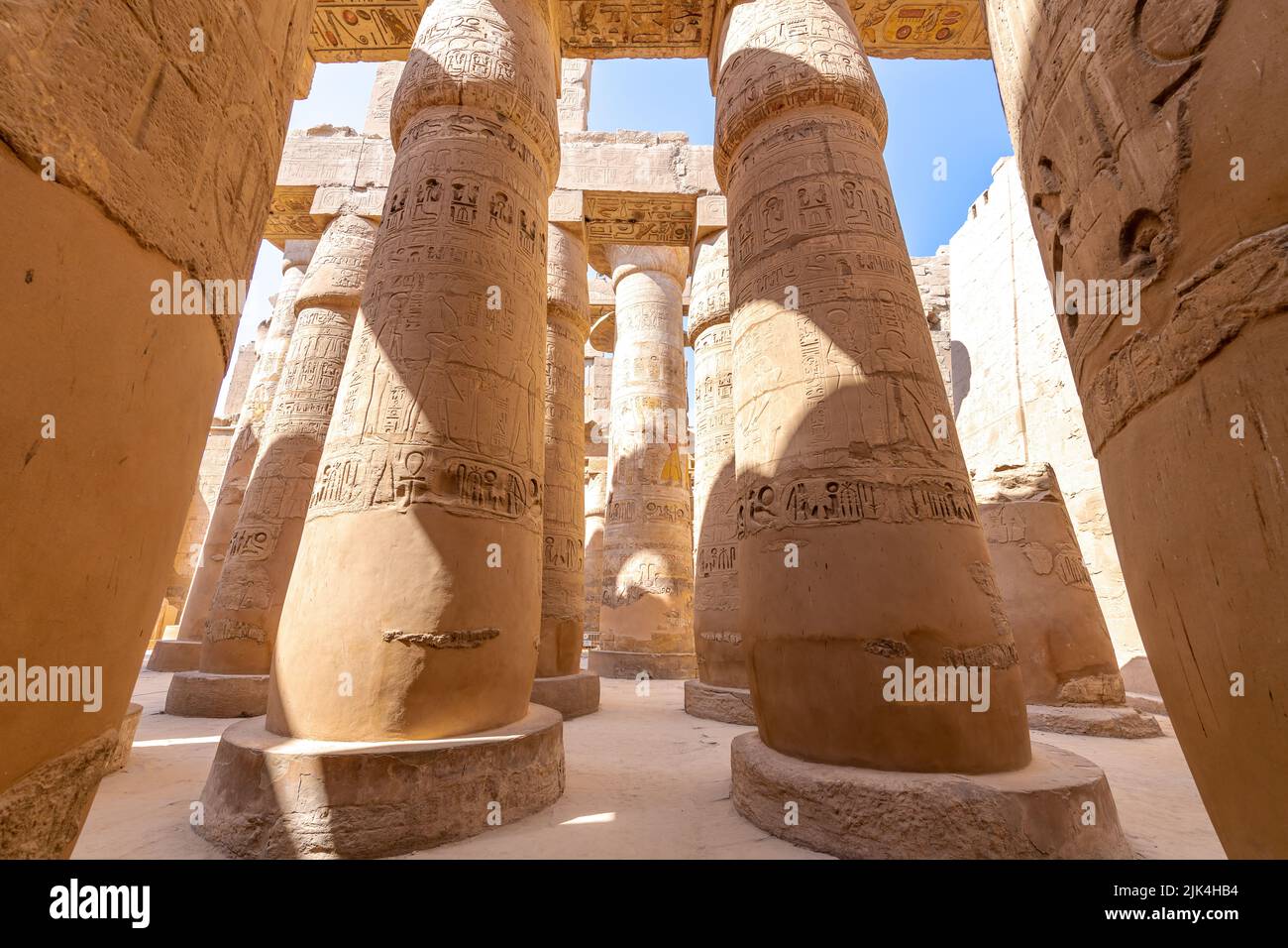 Karnak-Tempel, Luxor, Ägypten; 28. Juli 2022 - die große Hypostyle-Halle befindet sich im Karnak-Tempelkomplex, im Bezirk Amon-Re. Es ist an Stockfoto