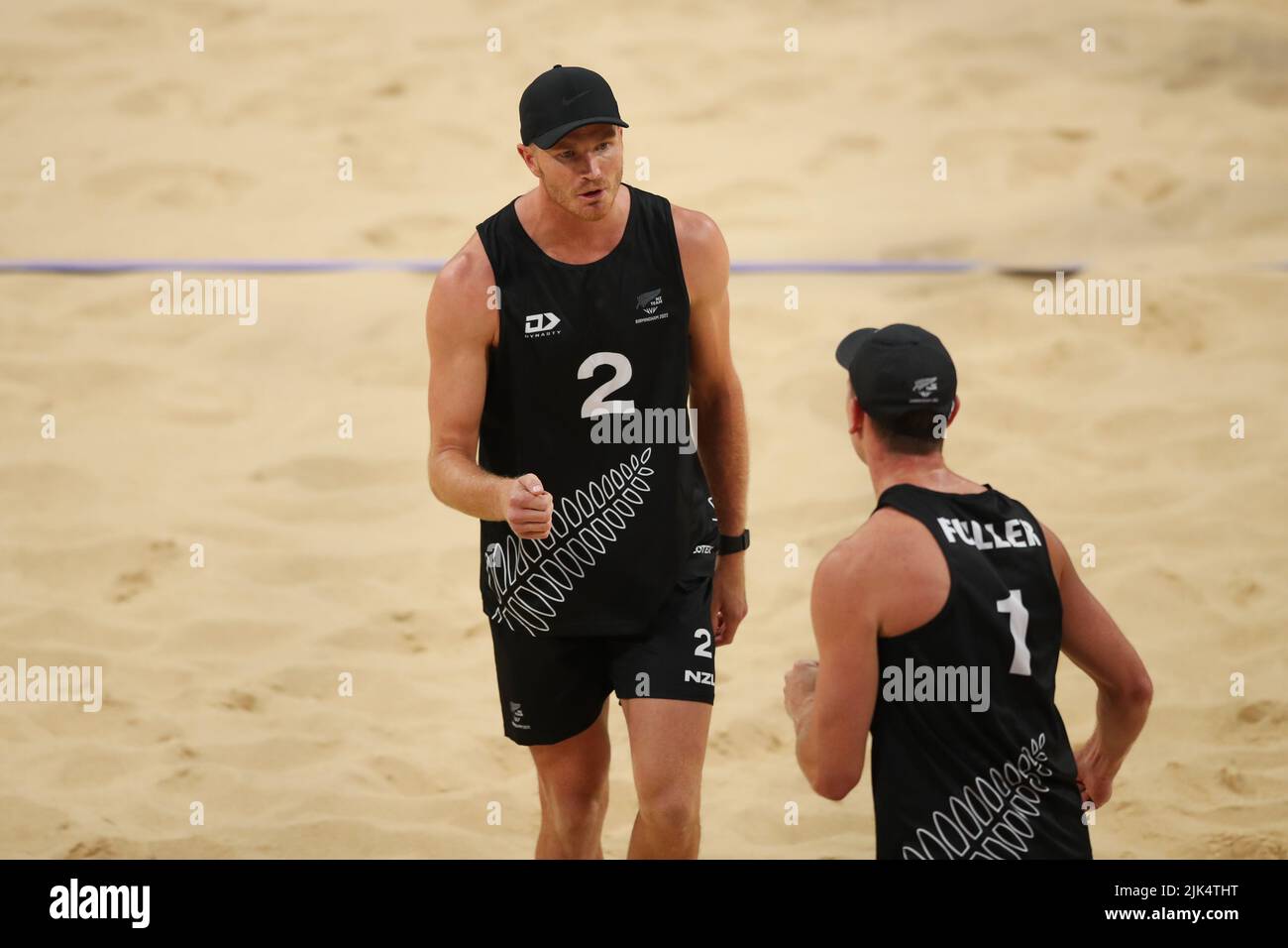 Die Neuseeländer Bradley Fuller und Sam O'Dea während der Herrendoppel zwischen Neuseeland und Zypern in Smithfield am zweiten Tag der Commonwealth Games 2022 in Birmingham. Bilddatum: Samstag, 30. Juli 2022. Stockfoto