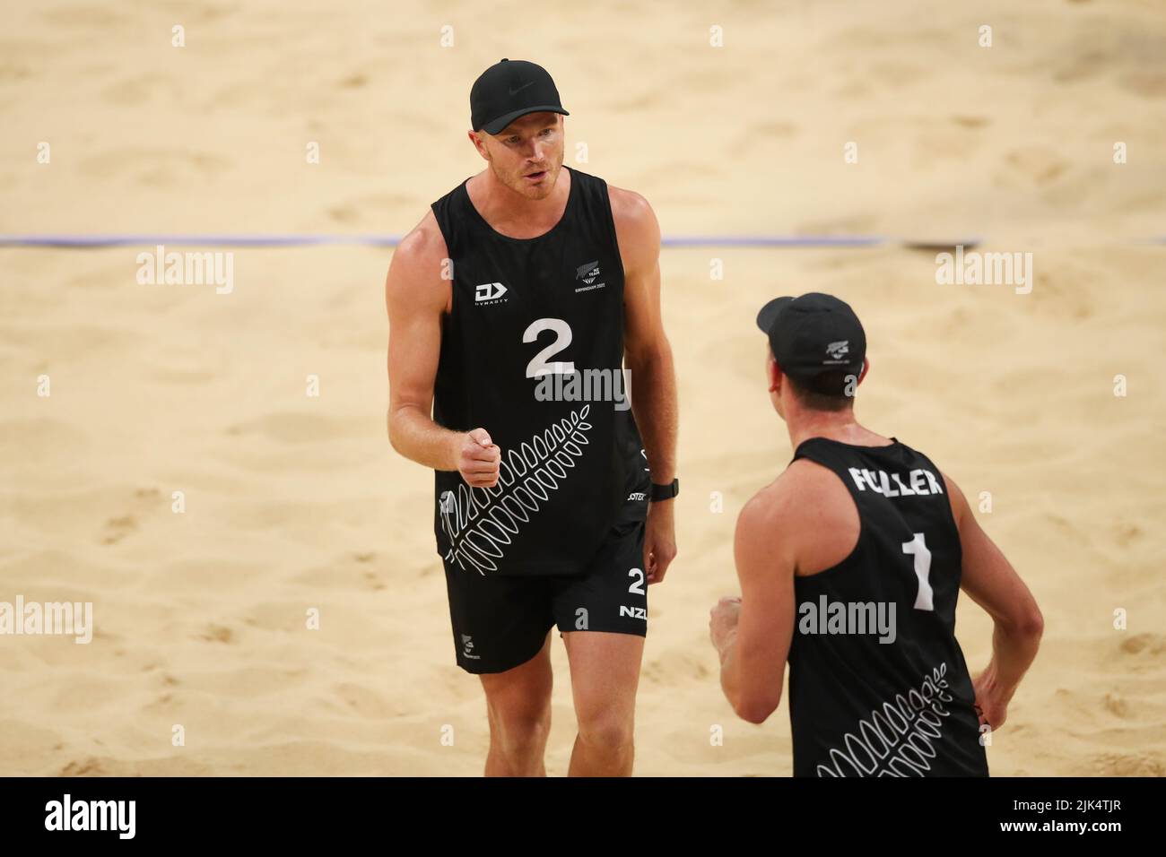 Die Neuseeländer Bradley Fuller und Sam O'Dea während der Herrendoppel zwischen Neuseeland und Zypern in Smithfield am zweiten Tag der Commonwealth Games 2022 in Birmingham. Bilddatum: Samstag, 30. Juli 2022. Stockfoto