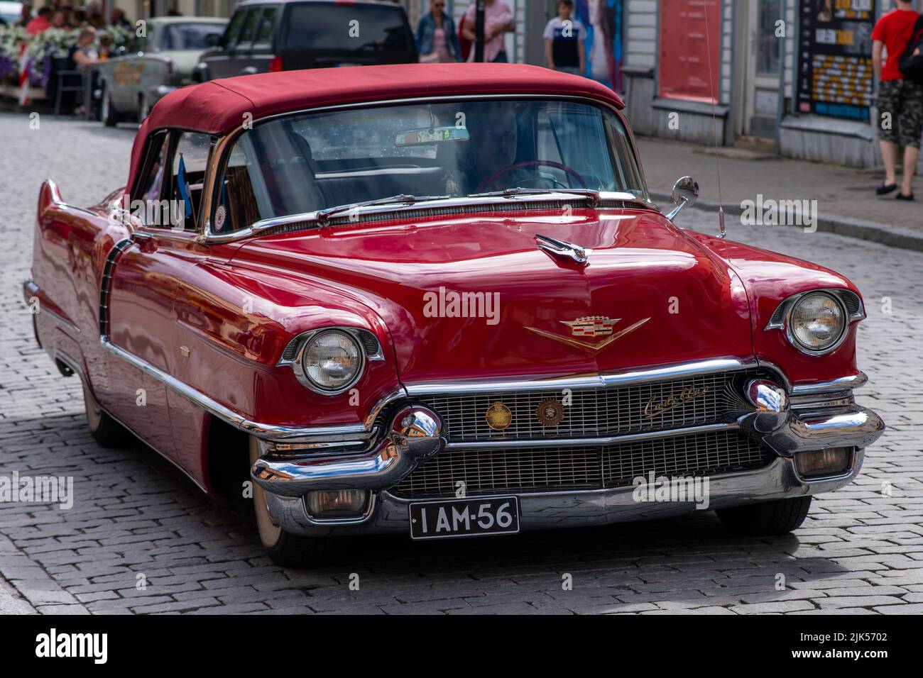 Haapsalu, Estland - 15. Juli 2022. Ein alter schöner Oldtimer des amerikanischen Herstellers Cadillac auf einer American Beauty Car Show in einem estnischen Küstenort Stockfoto