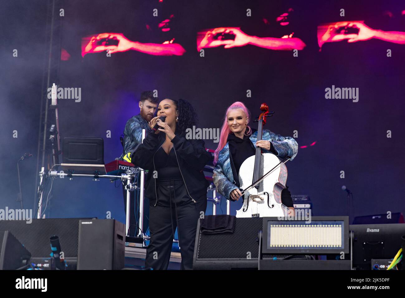 Newcastle, UK - Clean Bandit spielen Loosefest Festival, 30.. Juli 2022 Credit Jill O'Donnell/ Alamy Live News Credit: Jill ODonnell/Alamy Live News Stockfoto