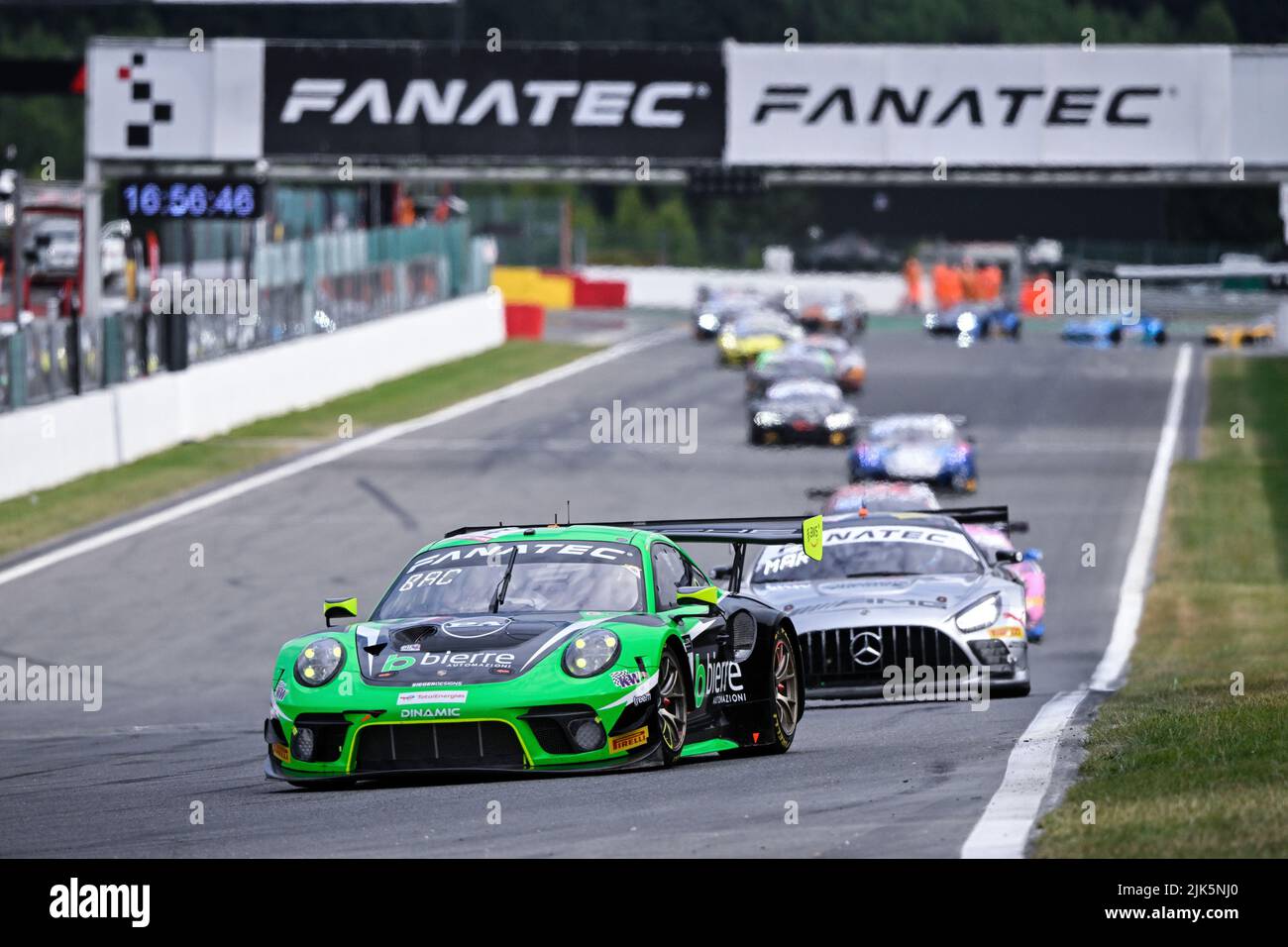 Spa Francorchamps, Belgien. 30.. Juli 2022. Klaus Bachler, Come Ledogar, Thomas Preining, Dinamic Motorsport, Porsche 911 GT3-R (991.II) Credit: Independent Photo Agency/Alamy Live News Stockfoto