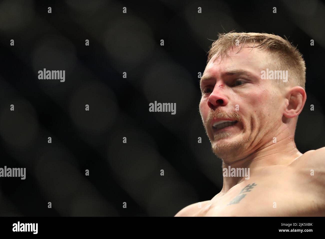 DALLAS, TX - 30. JULI: (R-L) Adam Fugitt blickt auf die UFC 277 Veranstaltung im American Airlines Center am 30. Juli 2022 in Dallas, Texas, USA. (Foto von Alejandro Salazar/PxImages) Credit: Px Images/Alamy Live News Stockfoto