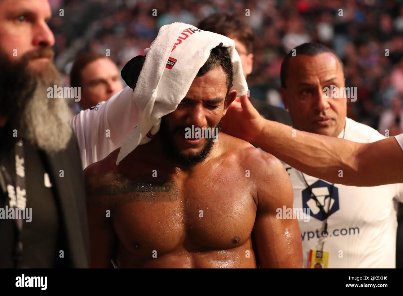 DALLAS, TX - 30. JULI: Rafael Alves reagiert auf seinen Verlust an Drew Dober in ihrem Leichtbau-Kampf während des UFC 277-Events im American Airlines Center am 30. Juli 2022 in Dallas, Texas, USA. (Foto von Alejandro Salazar/PxImages) Credit: Px Images/Alamy Live News Stockfoto