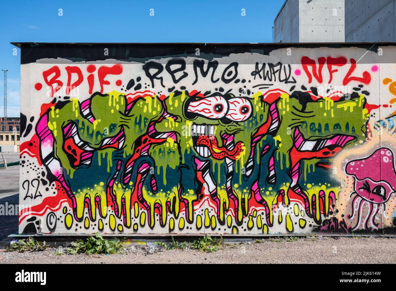 Straßenkunst-Graffiti an der Suvilahti-Graffiti-Mauer in Helsinki, Finnland Stockfoto