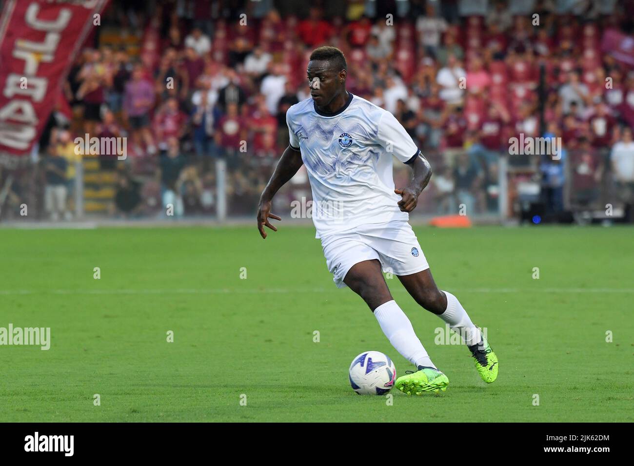 SALERNO, ITALIEN - 30. JULI: Mario Balotelli von Adana Demirspor während der Angelo Iervolino Trophy mit Adana Demirspor, Reggina 1914 und US Salernitana AT Stockfoto