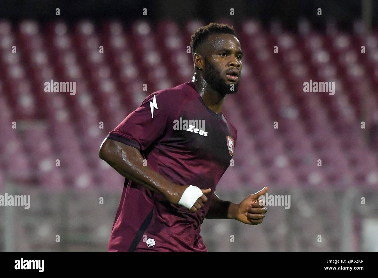 SALERNO, ITALIEN - 30. JULI: Lassana Coulibaly von Salernitana während der Angelo Iervolino Trophy mit Adana Demirspor, Reggina 1914 und US Salernitana in St. Stockfoto