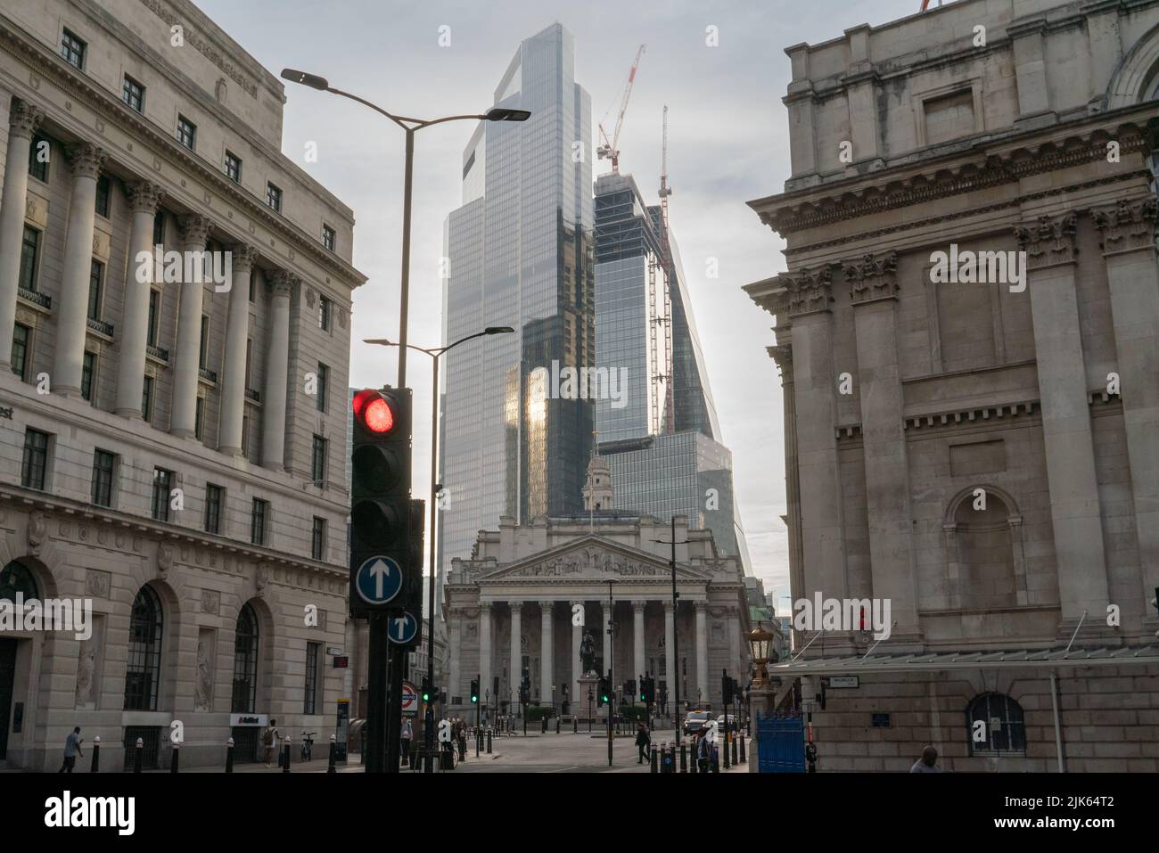 Kreuzung der Londoner City Bank am Morgen Stockfoto