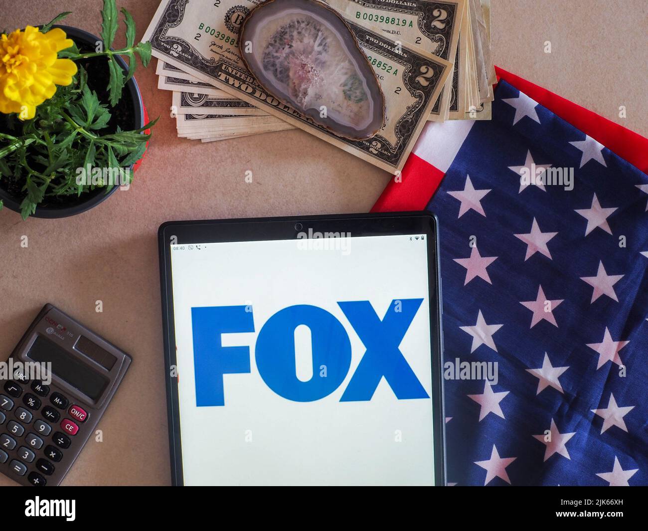 Deutschland. 31.. Juli 2022. In dieser Abbildung sehen Sie das Logo der Fox Broadcasting Company (Fox), das auf einem Tablet zu sehen ist. (Foto von Igor Golovniov/SOPA Images/Sipa USA) Quelle: SIPA USA/Alamy Live News Stockfoto