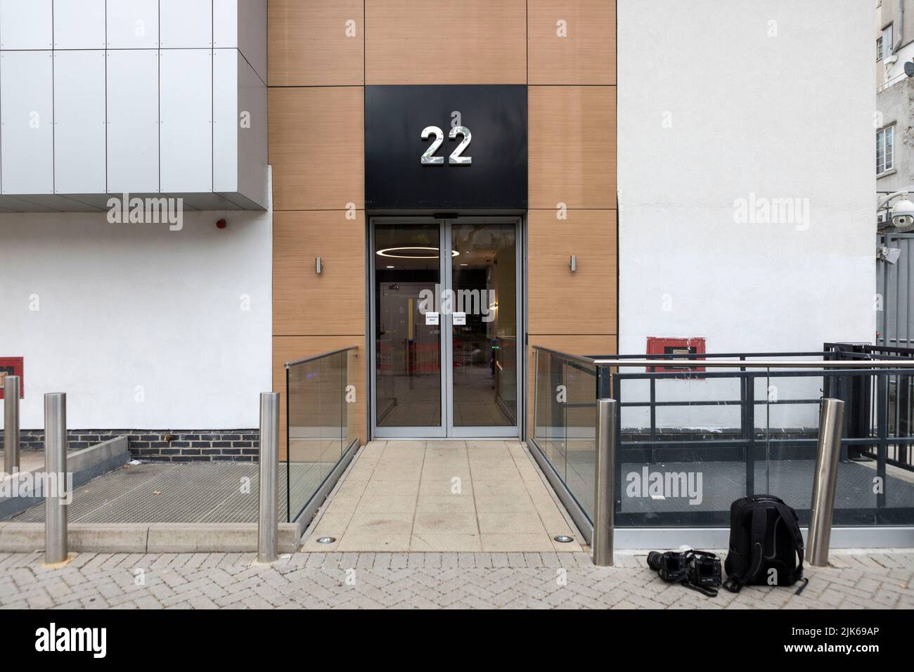 A General View (GV) of Timeline's Ealing Broadcast Center (EBC) of 22 Uxbridge Rd, London W5 2RJ. Bild aufgenommen am 26.. Juli 2022. © Belinda Jiao jia Stockfoto