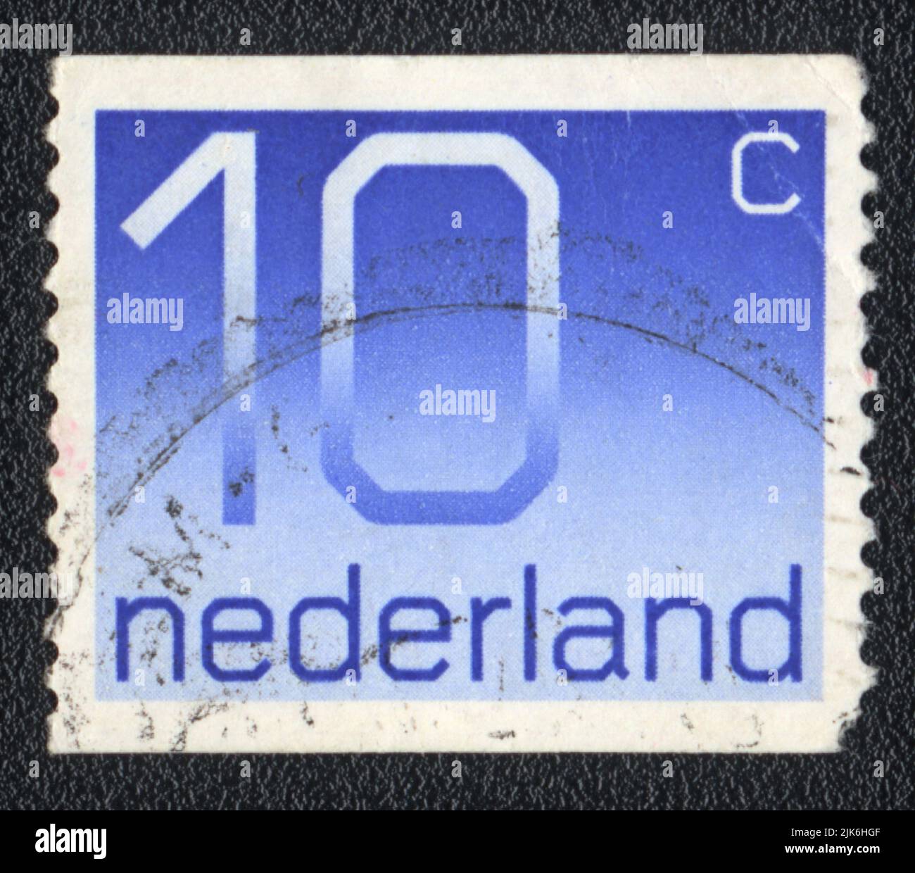 Eine in den Niederlanden gedruckte Briefmarke zeigt zehn Cent 10 c nederland, um 1982 Stockfoto