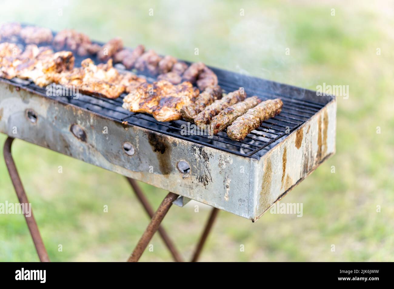 Nahaufnahme von Fleisch am grill Stockfoto