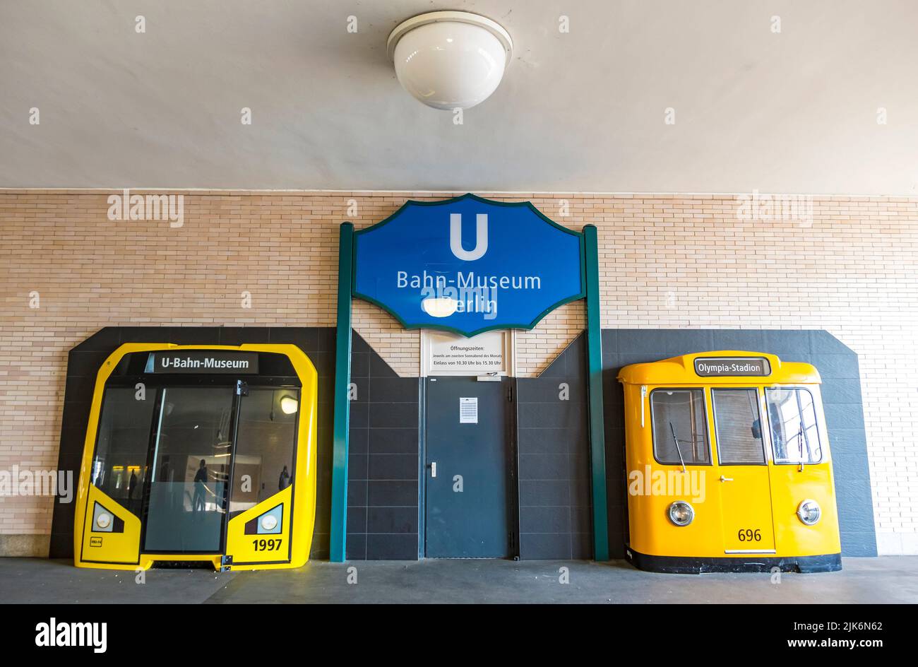 Berlin, Deutschland - 18. Juli 2019: Eingang des Berliner U-Bahn-Museums am U-Bahnhof Olympiastadion Stockfoto