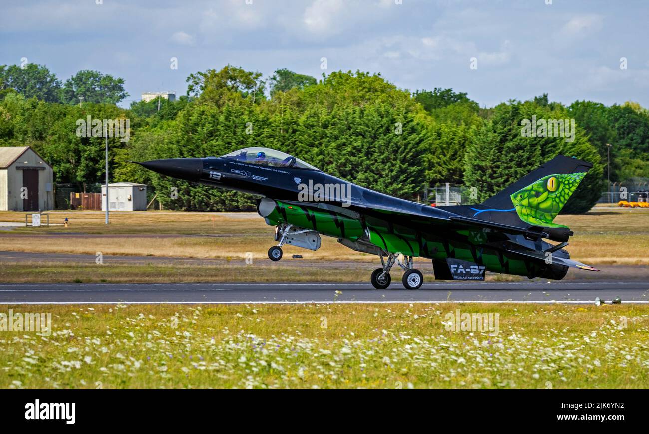 Belgian Air Component Solo Display, mit F-16AM Fighting Falcon 'Dream Viper' Display beim Royal International Air Tattoo Stockfoto