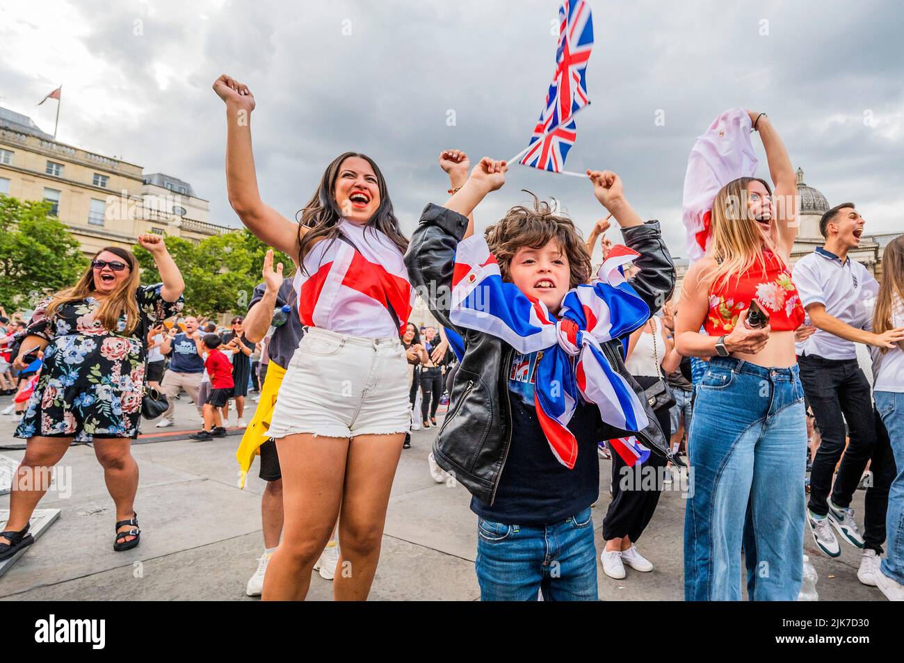 London, Großbritannien. 31.. Juli 2022. England erzielt in Verlängerung 2-1 - England gegen Deutschland UEFA Women's EURO 2022 Final match Fanzone in Trafalgar Square. Organisiert vom Bürgermeister von London Sadiq Khan und den Turnierveranstaltern. Sie bot bis zu 7.000 Unterstützern freien Zugang. Kredit: Guy Bell/Alamy Live Nachrichten Stockfoto