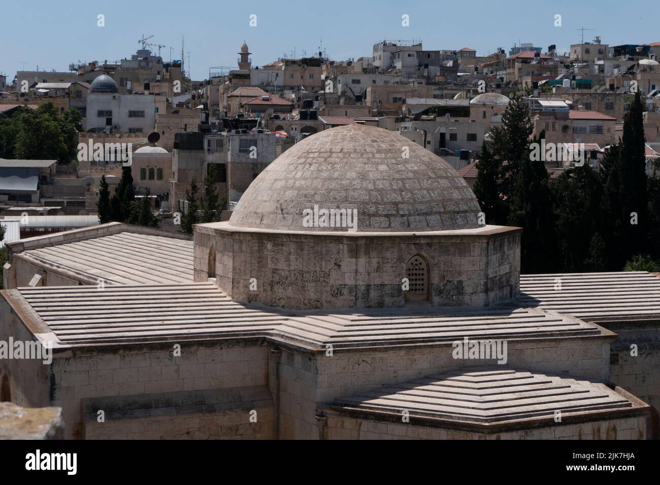 Rückansicht der römisch-katholischen Kirche St. Anna und der französischen Nationaldomäne in der Via Dolorosa in der Altstadt des muslimischen Viertels Ost-Jerusalem Israel Stockfoto