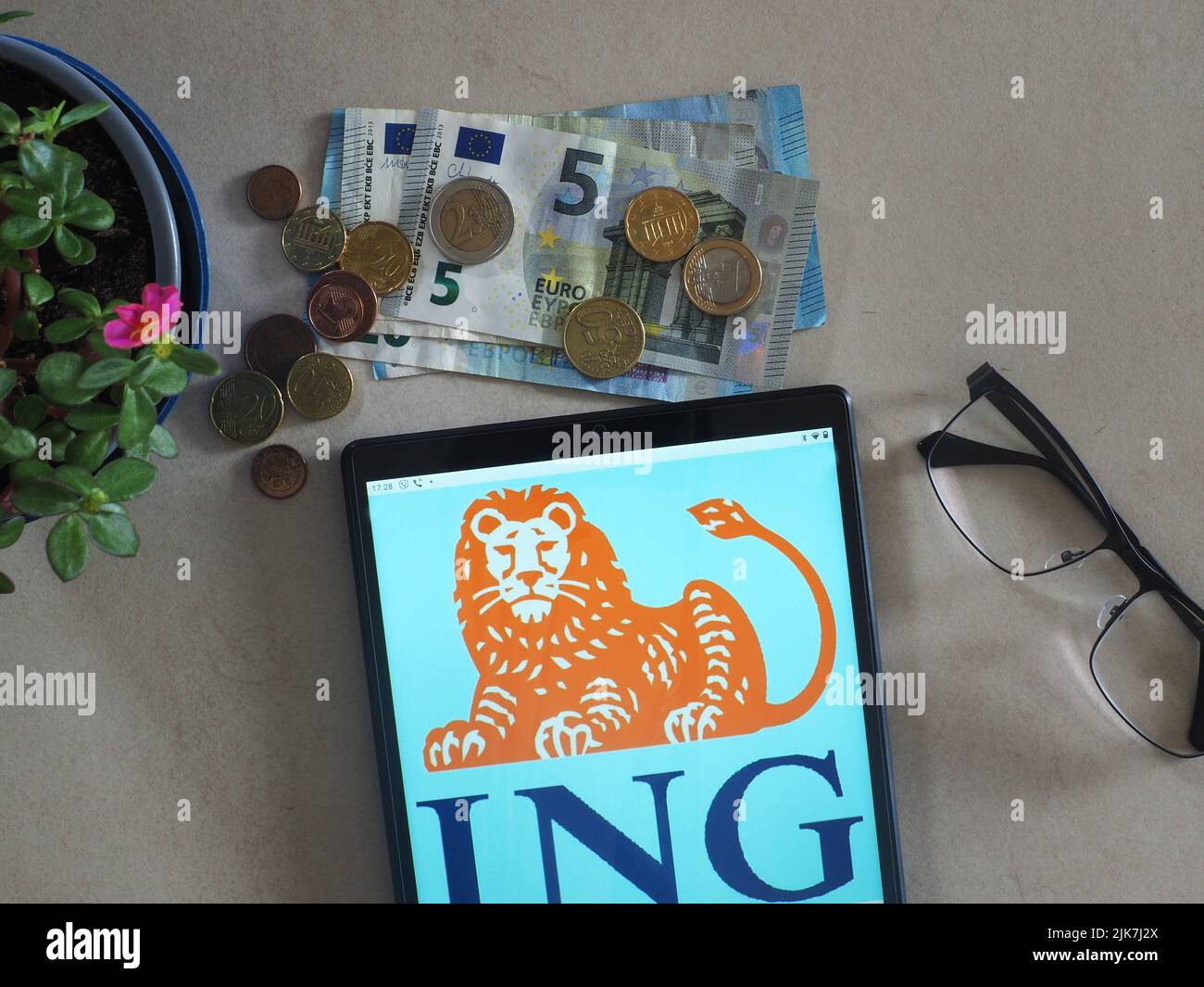 In dieser Abbildung ist das Logo der ING Group (Internationale Nederlanden Groep) auf einem Tablet zu sehen. (Foto von Igor Golovniov / SOPA Images/Sipa USA) Stockfoto