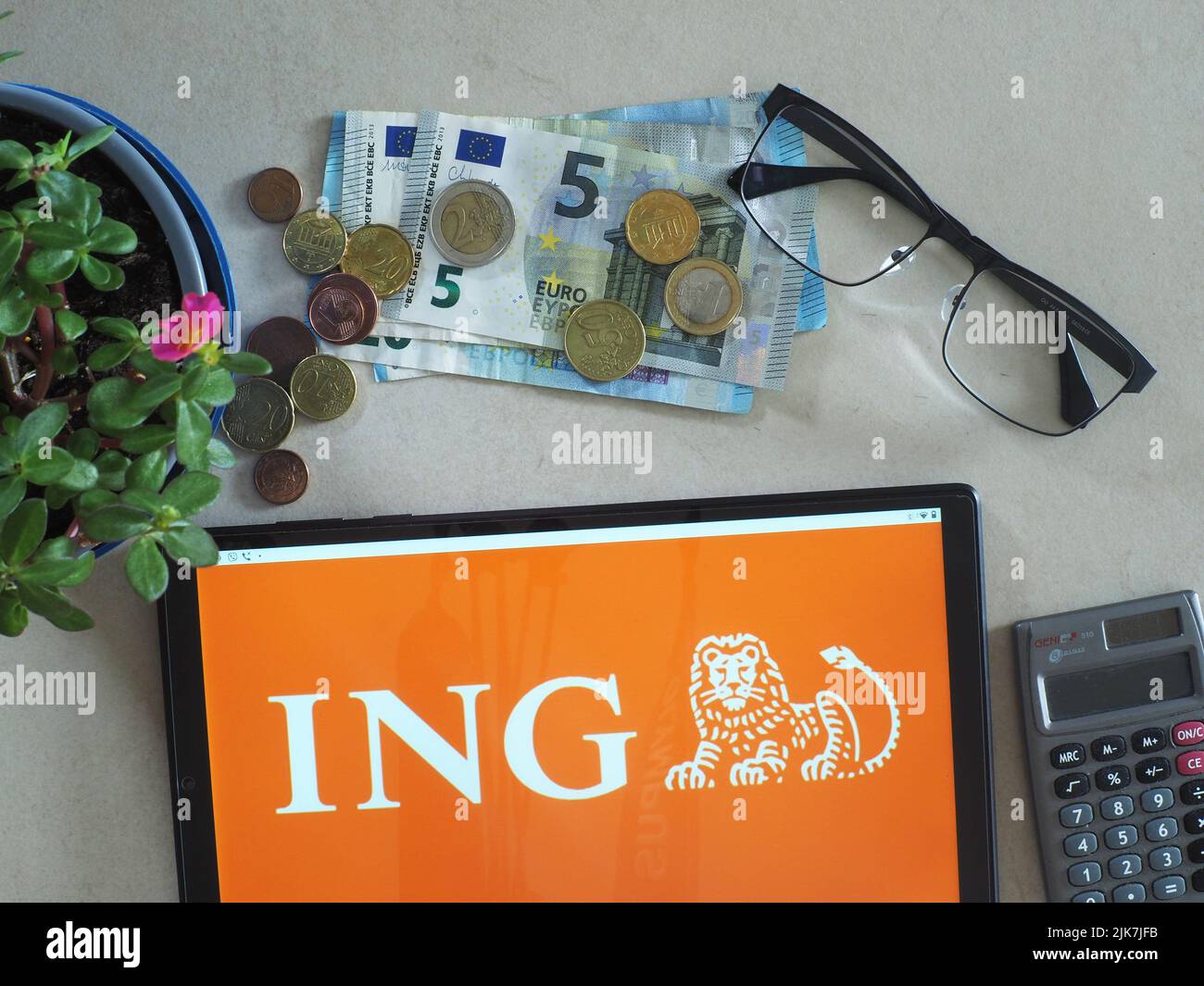 Deutschland. 31.. Juli 2022. In dieser Abbildung ist das Logo der ING Group (Internationale Nederlanden Groep) auf einem Tablet zu sehen. (Foto von Igor Golovniov/SOPA Images/Sipa USA) Quelle: SIPA USA/Alamy Live News Stockfoto