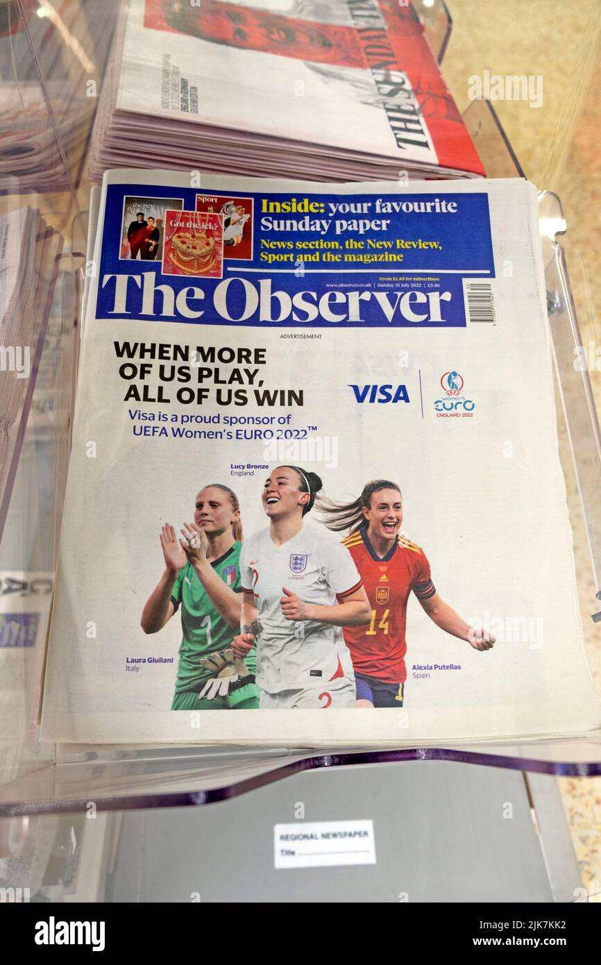 Frauen Fußball UEFA Euro 2022 Euro 2022 England gegen Deutschland Finale The Observer Zeitung Überschrift Lionesses Titelseite 31. Juli London Großbritannien Stockfoto
