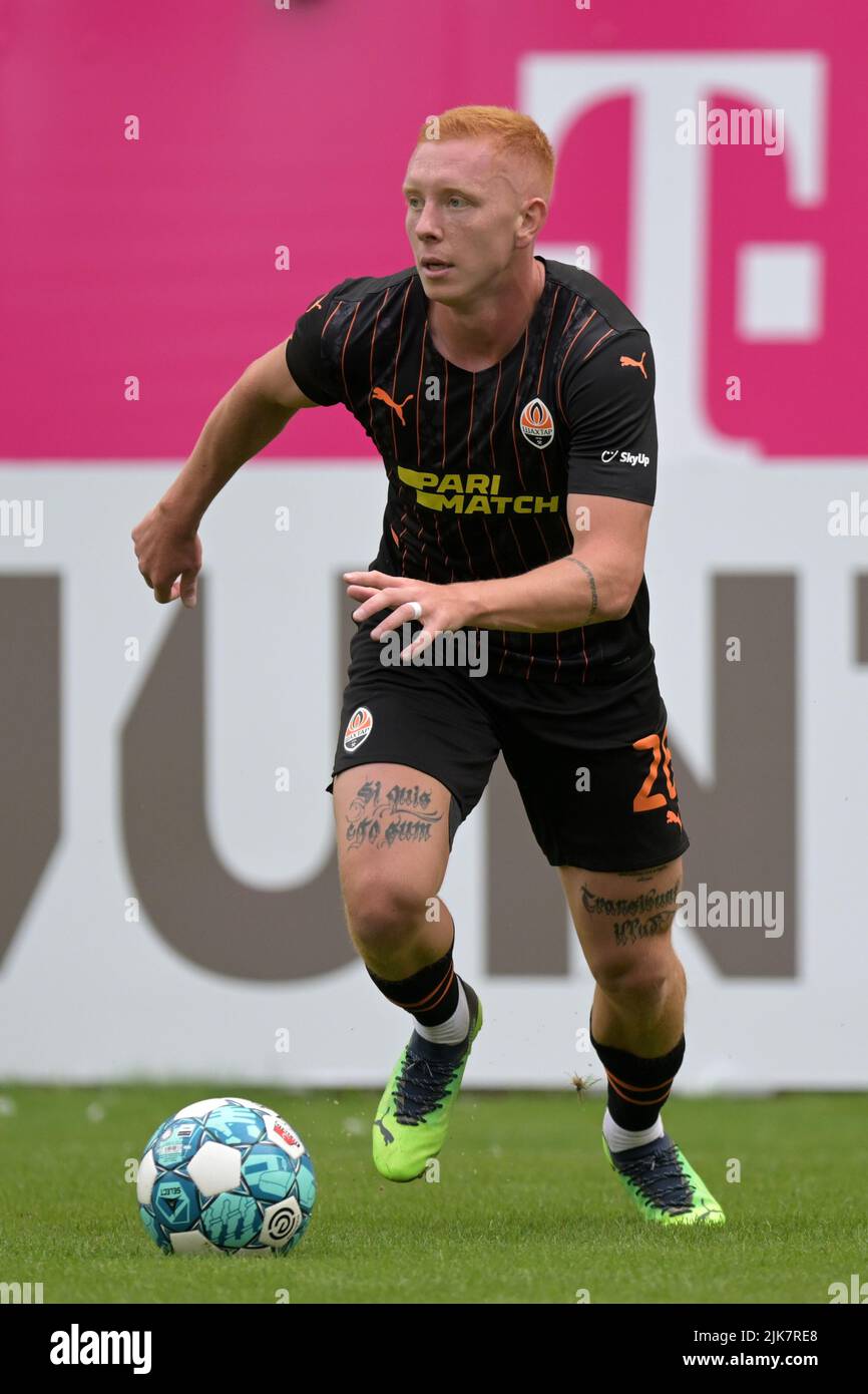 UTRECHT - Yukhym Konoplia von Shakhtar Donetsk während des FC Utrecht - Shakhtar Donetsk Freundschaftsspiel. Einige Aktivitäten im Zusammenhang mit der Ukraine wurden rund um das Stadion rund um das Spiel organisiert. Stockfoto