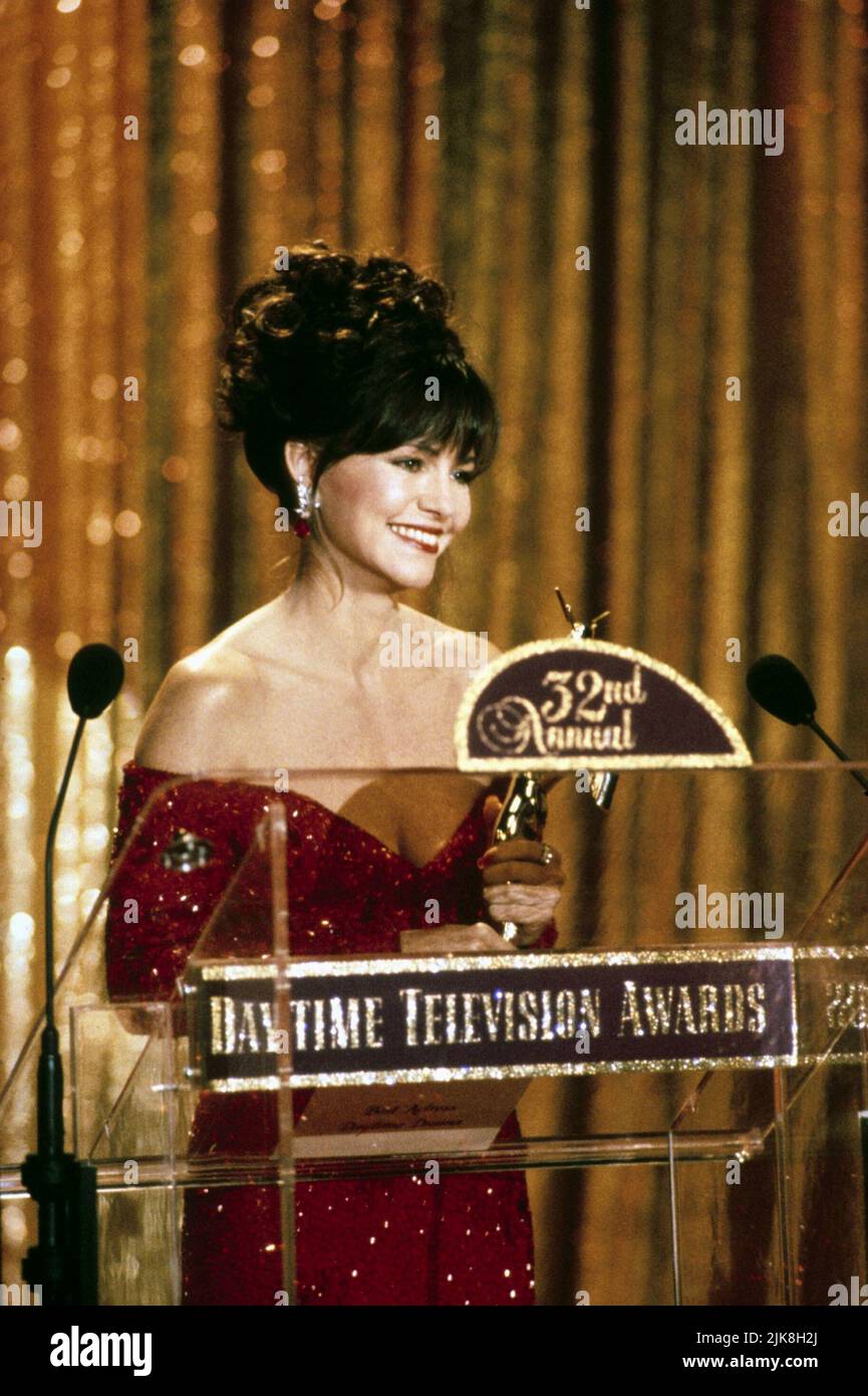 Sally Field Film Soapdish (USA 1991) Charaktere: Celeste Talbert Regie: Michael Hoffman 31. Mai 1991 **WARNUNG** dieses Foto ist nur für redaktionelle Zwecke bestimmt und unterliegt dem Urheberrecht von PARAMOUNT PICTURES und/oder dem Fotografen, der von der Film- oder Produktionsgesellschaft beauftragt wurde. Es kann nur durch Veröffentlichungen in Verbindung mit der Werbung für den obigen Film reproduziert werden. Es ist eine obligatorische Gutschrift erforderlich, um BILDER ZU ÜBERSCHNEIDEN. Der Fotograf sollte ebenfalls angerechnet werden, wenn er bekannt ist. Ohne schriftliche Genehmigung der Film Company kann keine kommerzielle Nutzung gewährt werden. Stockfoto