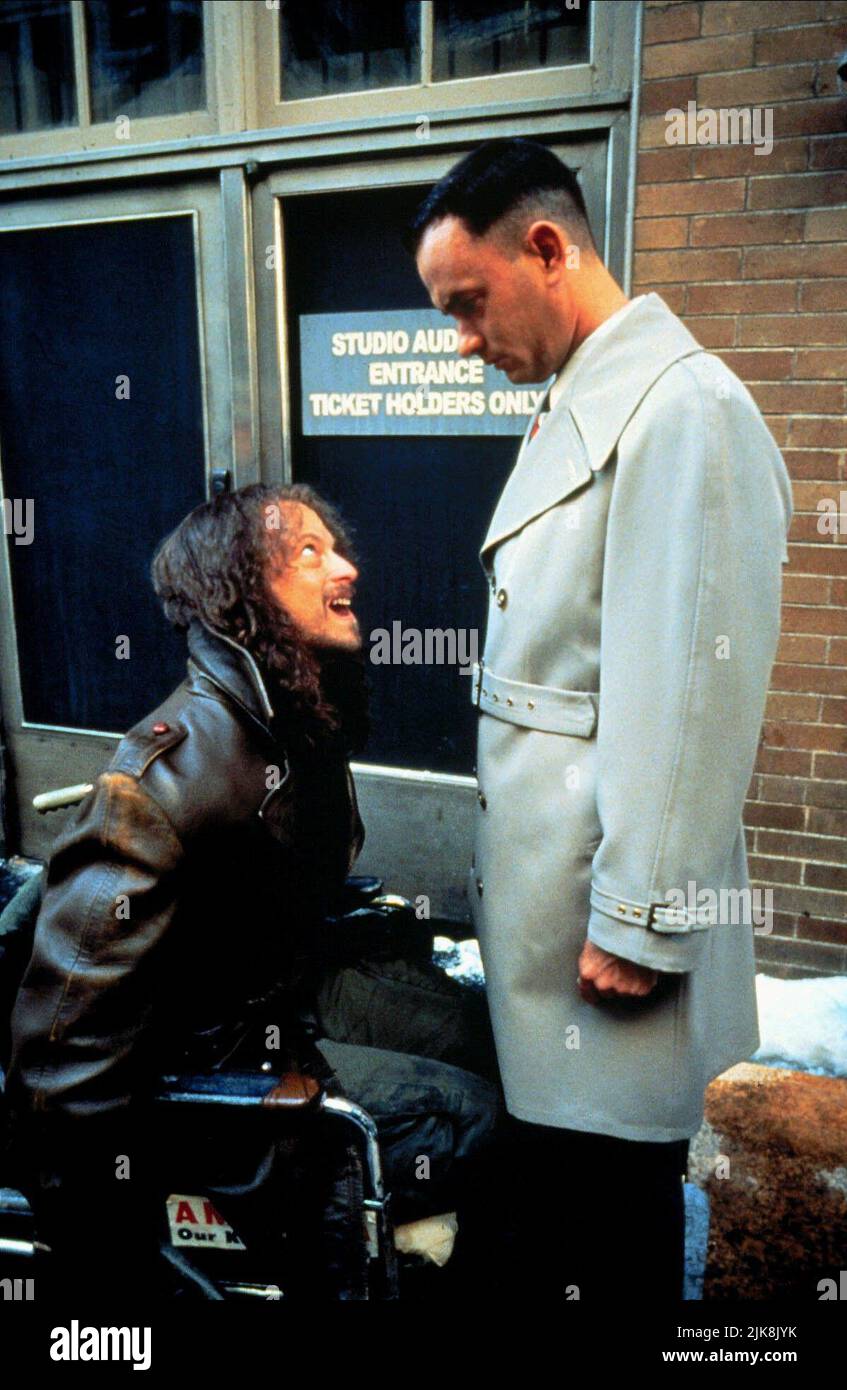 Gary Sinise & Tom Hanks Film Forrest Gump (USA 1994) Charaktere: Lt. Dan Taylor & Forrest Gump Regie: Robert Zemeckis 23. Juni 1994 **WARNUNG** dieses Foto ist nur für redaktionelle Zwecke bestimmt und unterliegt dem Urheberrecht von PARAMOUNT und/oder dem Fotografen, der von der Film or Production Company zugewiesen wurde. Es kann nur durch Veröffentlichungen in Verbindung mit der Werbung für den oben genannten Film reproduziert werden. Es ist eine obligatorische Gutschrift bis ÜBERGEORDNETEN BETRAG erforderlich. Der Fotograf sollte ebenfalls angerechnet werden, wenn er bekannt ist. Ohne schriftliche Genehmigung der Film Company kann keine kommerzielle Nutzung gewährt werden. Stockfoto