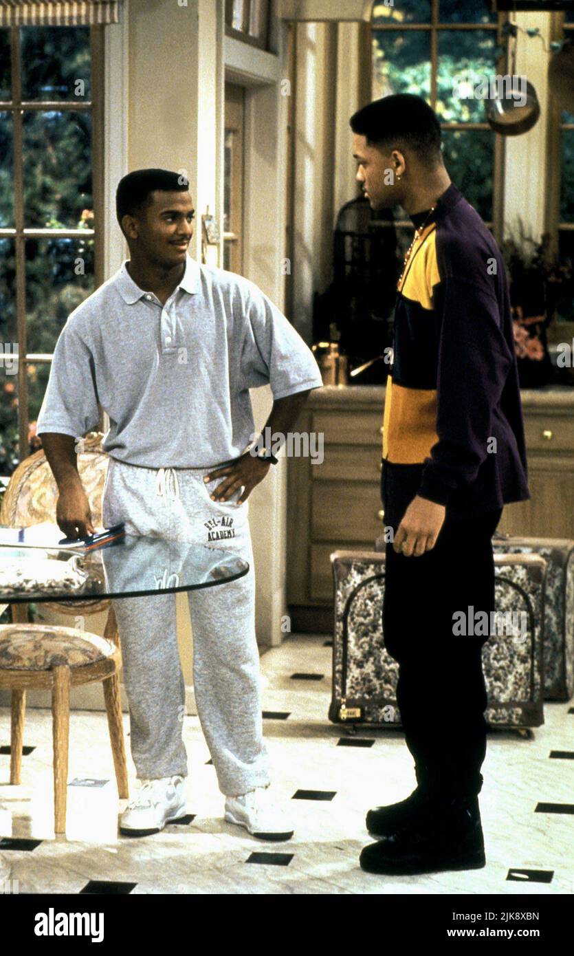 Alfonso Ribeiro & will Smith Television: The Fresh Prince of Bel-Air (TV-Serie) USA 1990-1996, 10. September 1990 **WARNUNG** Dieses Foto ist nur für redaktionelle Zwecke bestimmt und unterliegt dem Copyright von NBC und/oder dem Fotografen, der von der Film- oder Produktionsfirma beauftragt wurde, und kann nur von Publikationen im Zusammenhang mit der Bewerbung des oben genannten Films reproduziert werden. Eine obligatorische Gutschrift an NBC ist erforderlich. Der Fotograf sollte auch bei Bekanntwerden des Fotos gutgeschrieben werden. Ohne schriftliche Genehmigung der Film Company kann keine kommerzielle Nutzung gewährt werden. Stockfoto