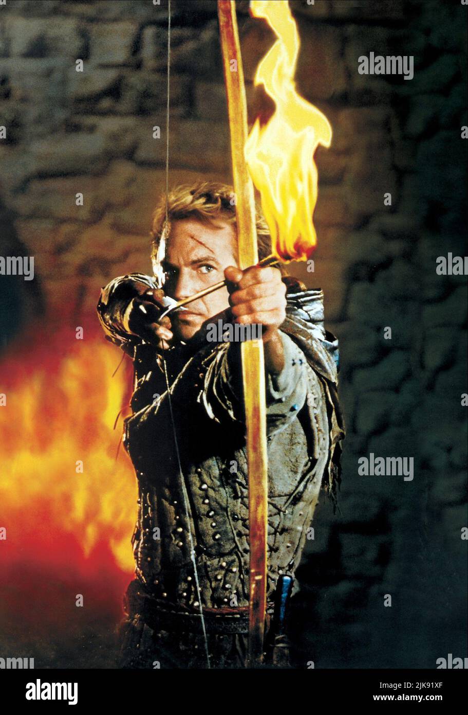 Filmplakat Film: Robin Hood: Prince of Thieves (USA 1991) Regie: Kevin Reynolds 14 June 1991 **WARNUNG** Dieses Foto ist nur für den redaktionellen Gebrauch bestimmt und unterliegt dem Copyright von WARNER BROS. Und/oder des Fotografen, der von der Film- oder Produktionsfirma beauftragt wurde und nur durch Publikationen im Zusammenhang mit der Bewerbung des oben genannten Films reproduziert werden kann. Eine obligatorische Gutschrift an WARNER BROS. Ist erforderlich. Der Fotograf sollte auch bei Bekanntwerden des Fotos gutgeschrieben werden. Ohne schriftliche Genehmigung der Film Company kann keine kommerzielle Nutzung gewährt werden. Stockfoto