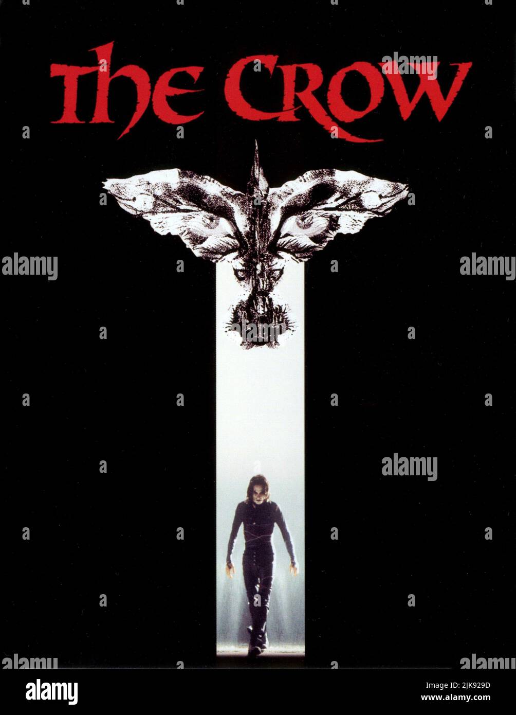 Brandon Lee Poster Film The Crow (USA 1994) Charaktere: Eric Draven Regie: Alex Proyas 11. Mai 1994 **WARNUNG** dieses Foto ist nur für redaktionelle Zwecke bestimmt und unterliegt dem Copyright von BUENA VISTA INTERNATIONAL und/oder dem Fotografen, der von der Film or Production Company beauftragt wurde. Es kann nur durch Veröffentlichungen in Verbindung mit der Werbung für den oben genannten Film reproduziert werden. Es ist eine obligatorische Gutschrift für BUENA VISTA INTERNATIONAL erforderlich. Der Fotograf sollte ebenfalls angerechnet werden, wenn er bekannt ist. Ohne schriftliche Genehmigung der Film Company kann keine kommerzielle Nutzung gewährt werden. Stockfoto
