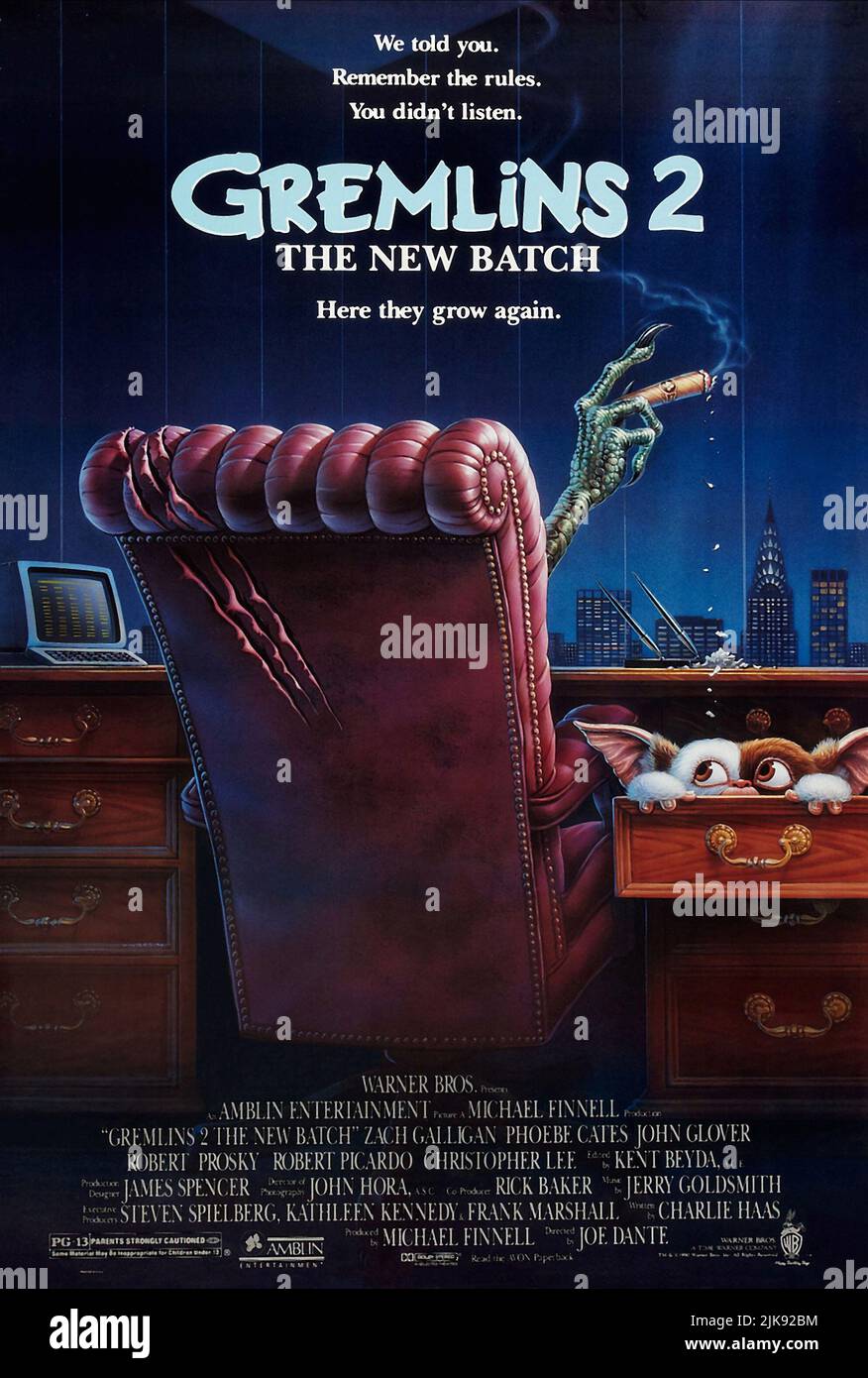 Filmplakat Film Gremlins 2: The New Batch (USA 1990) Regie: Joe Dante 15. Juni 1990 **WARNUNG** dieses Foto ist nur für redaktionelle Zwecke bestimmt und ist urheberrechtlich geschützt von WARNER BROS. Und/oder dem von der Film- oder Produktionsgesellschaft beauftragten Fotografen und dürfen nur durch Veröffentlichungen in Verbindung mit der Werbung für den oben genannten Film reproduziert werden. Eine obligatorische Gutschrift an WARNER BROS. Ist erforderlich. Der Fotograf sollte ebenfalls angerechnet werden, wenn er bekannt ist. Ohne schriftliche Genehmigung der Film Company kann keine kommerzielle Nutzung gewährt werden. Stockfoto